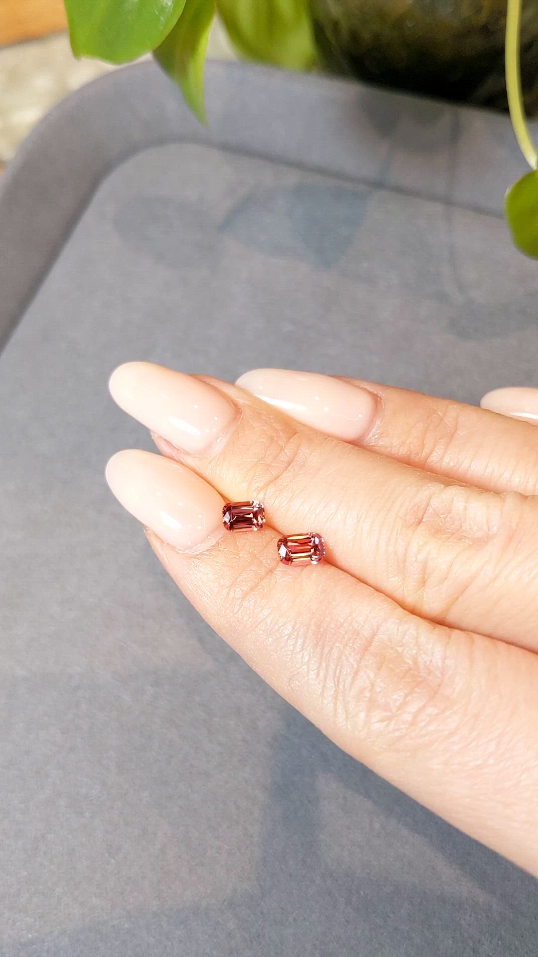 1.22&nbsp;Ct.Tw.Total Carat Weight Malaya Garnet Pair from Tanzania Size Video