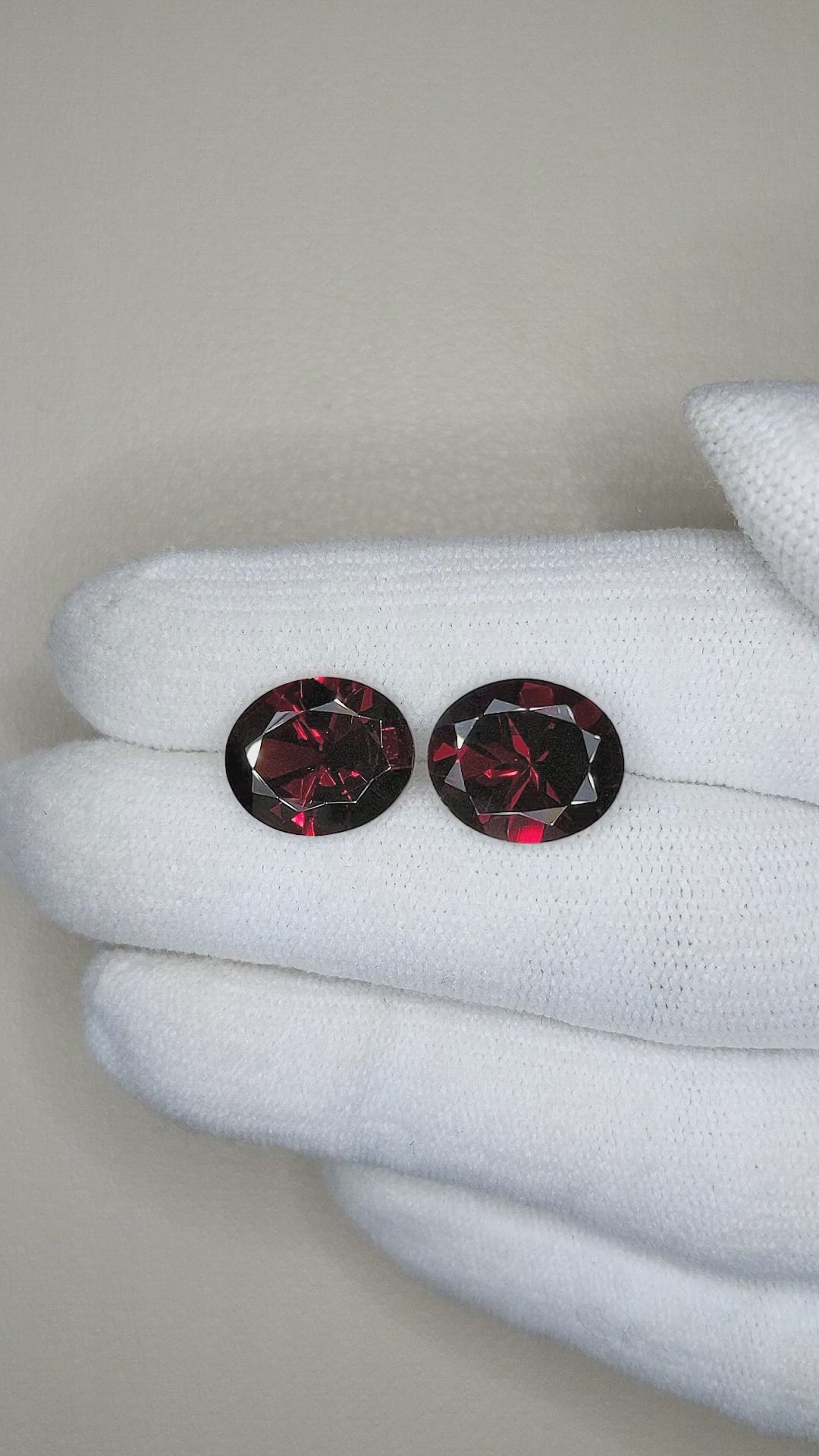 9.16&nbsp;Ct.Tw.Total Carat Weight Orangish Red Garnet Pair from Tanzania Size Video