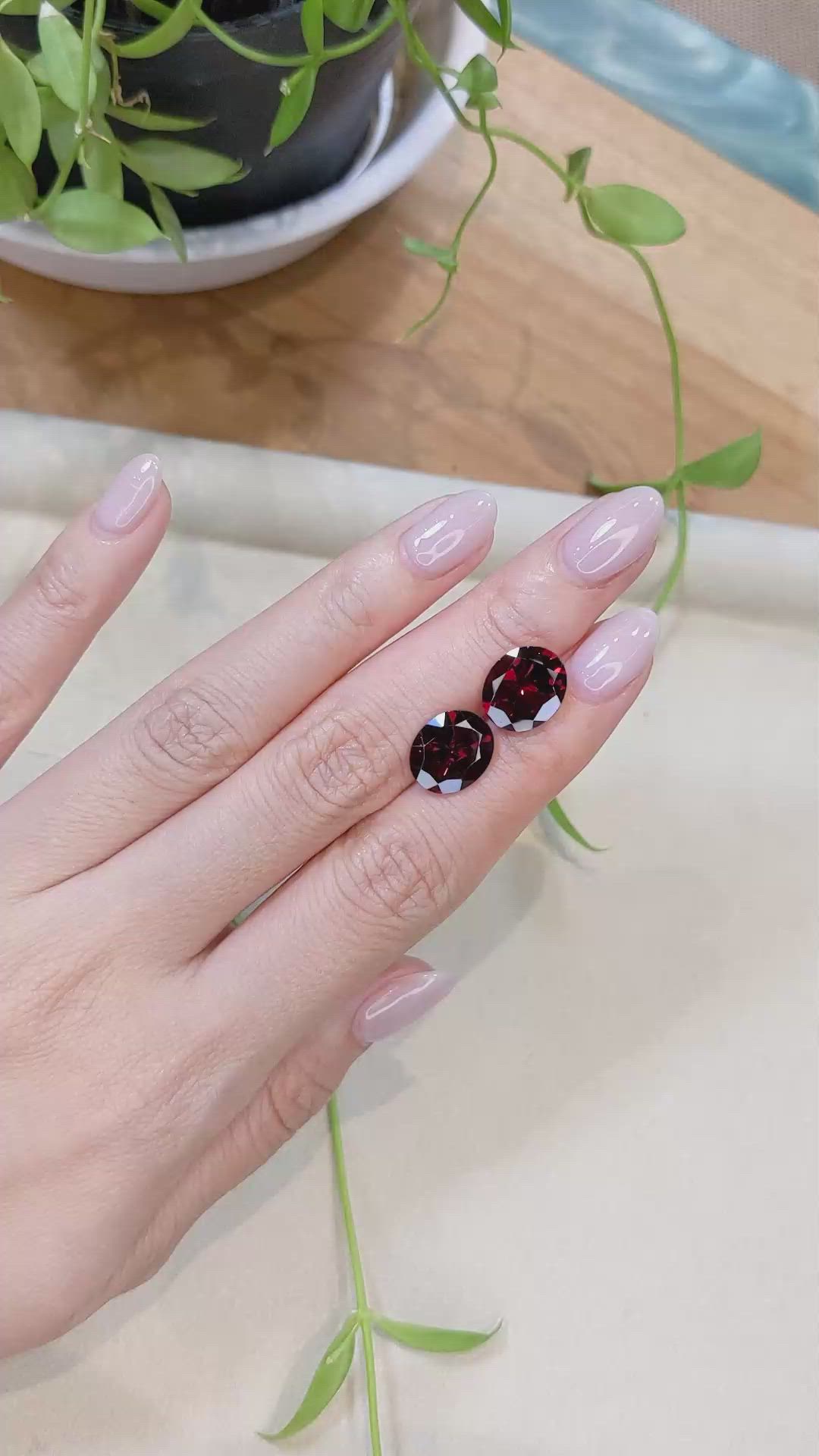 9.16&nbsp;Ct.Tw.Total Carat Weight Orangish Red Garnet Pair from Tanzania Size Video