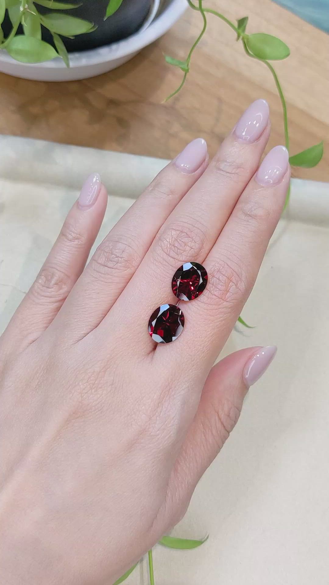 9.16&nbsp;Ct.Tw.Total Carat Weight Orangish Red Garnet Pair from Tanzania Size Video