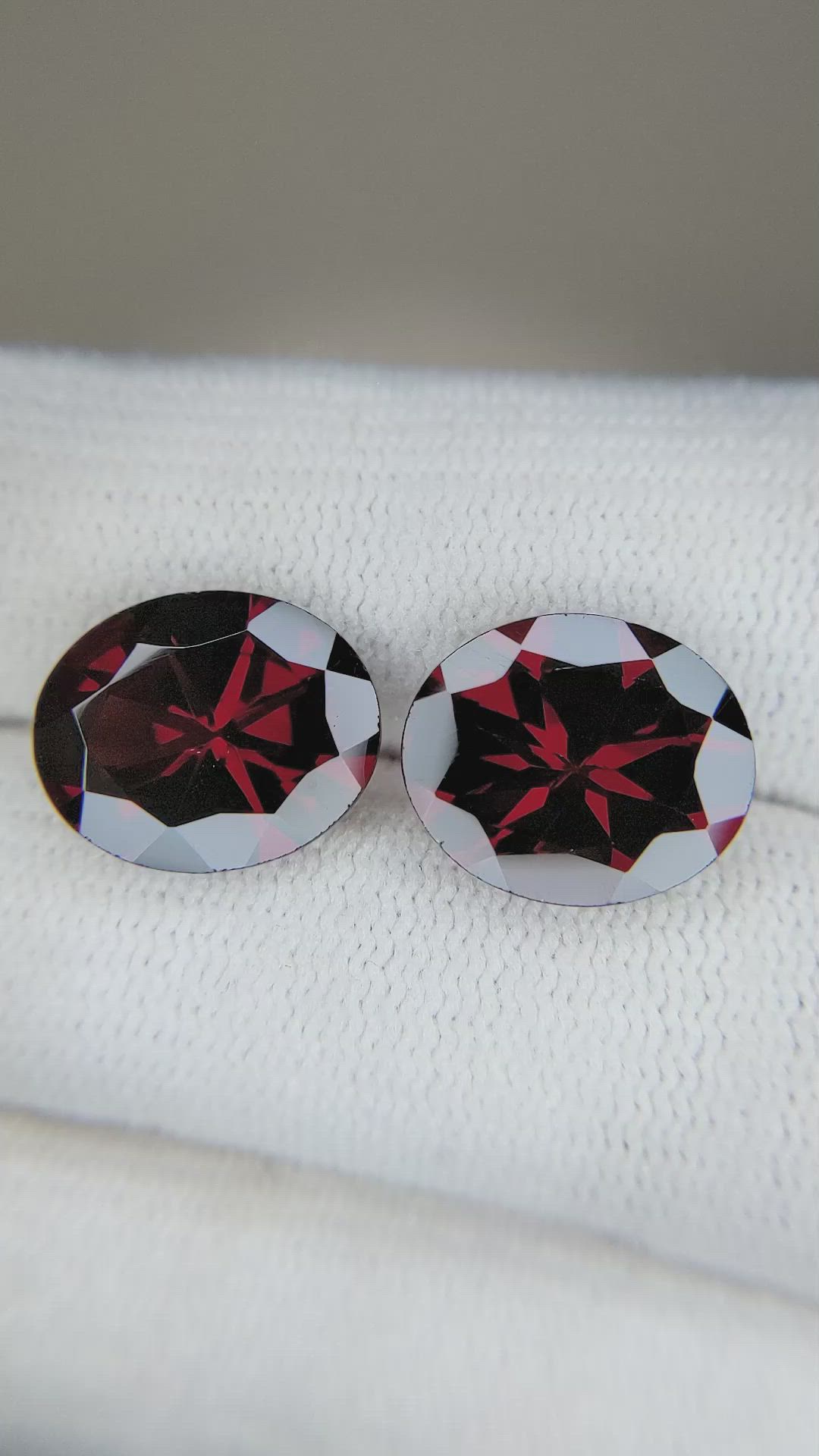 9.16&nbsp;Ct.Tw.Total Carat Weight Orangish Red Garnet Pair from Tanzania Size Video