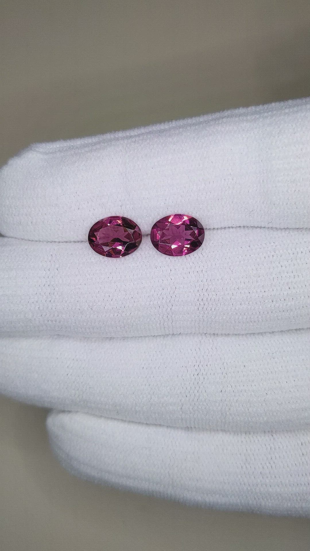 3.36&nbsp;Ct.Tw.Total Carat Weight Purplish Pink Rhodolite Garnet Pair from Tanzania Size Video