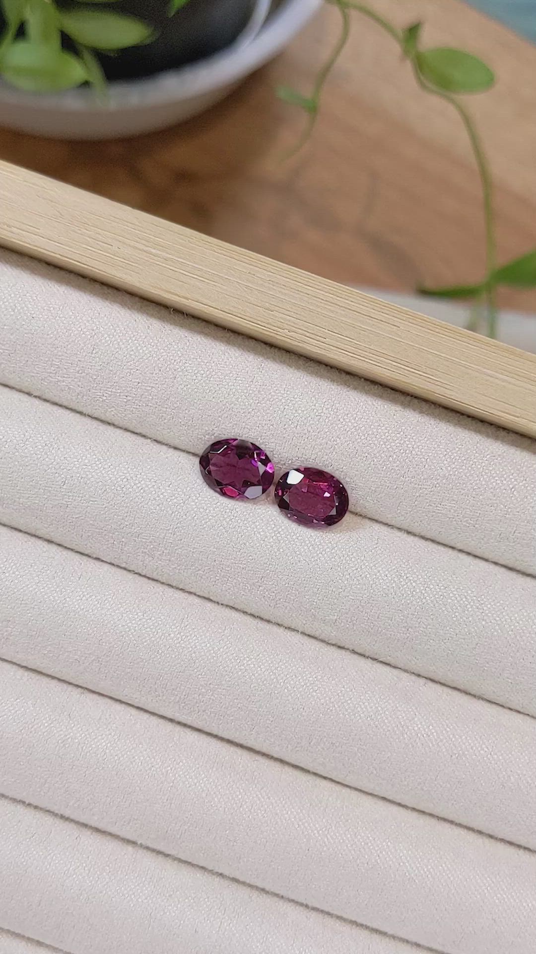3.92&nbsp;Ct.Tw.Total Carat Weight Purplish Pink Rhodolite Garnet Pair from Tanzania Size Video