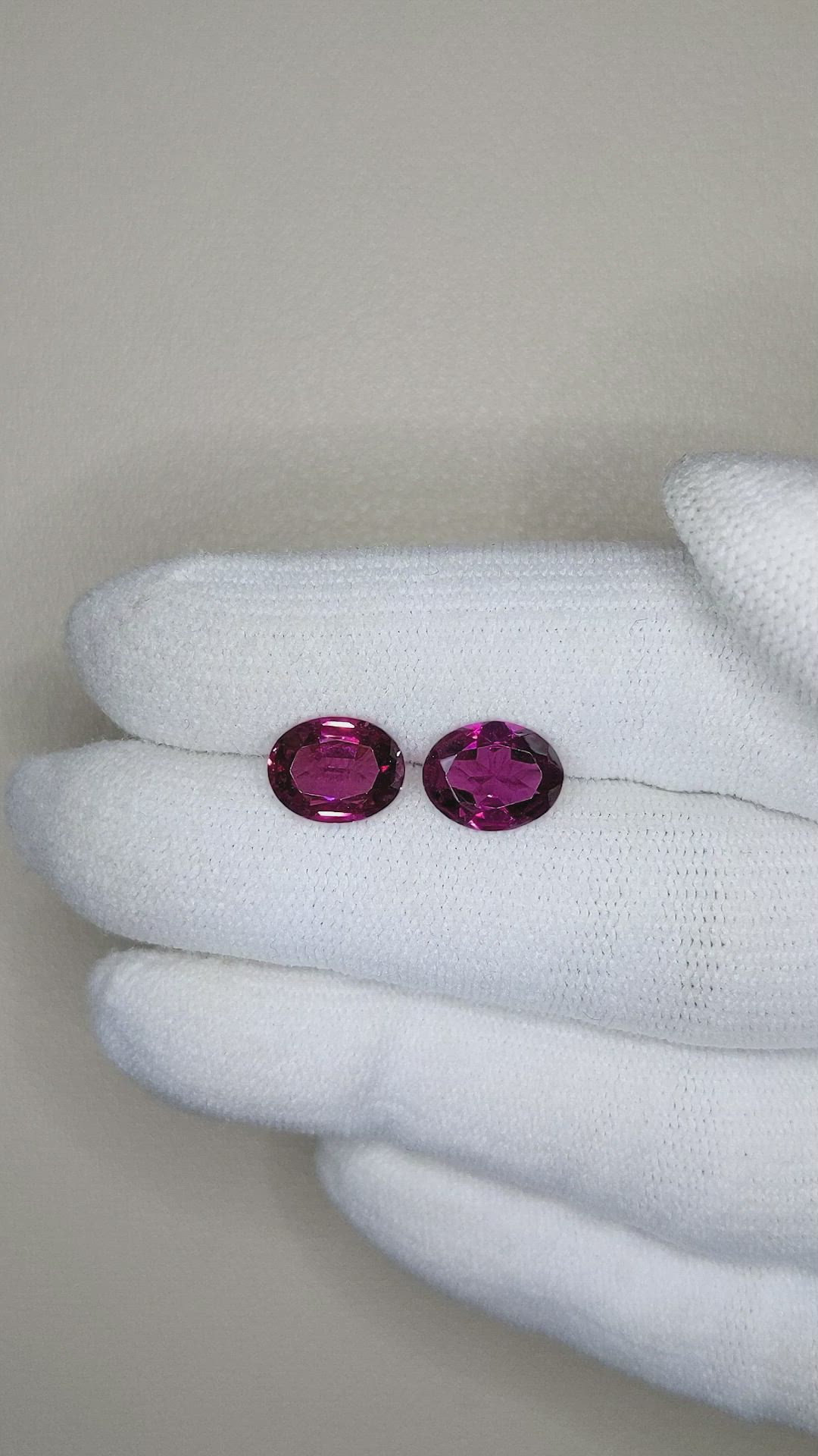 3.92&nbsp;Ct.Tw.Total Carat Weight Purplish Pink Rhodolite Garnet Pair from Tanzania Size Video