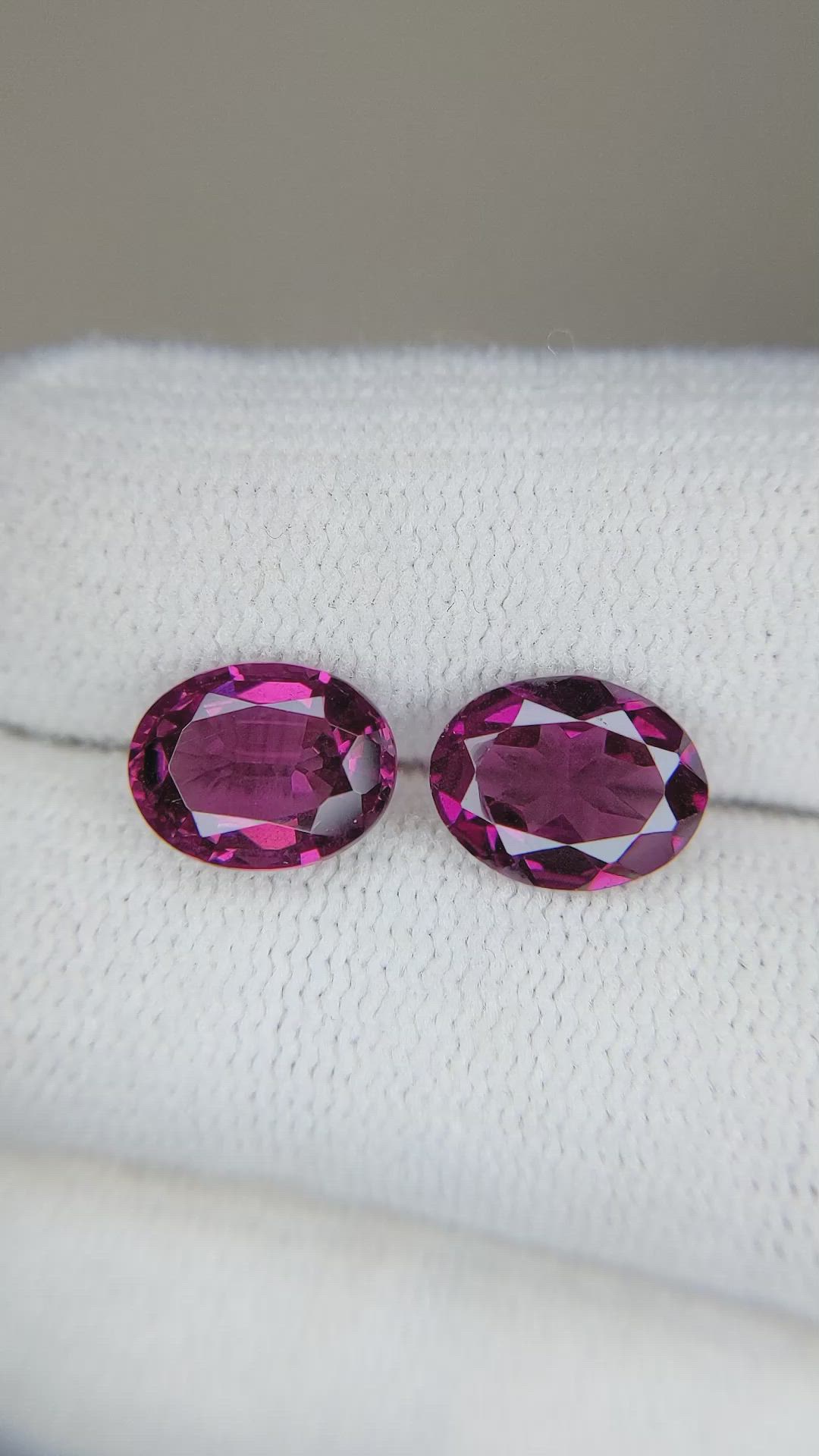 3.92&nbsp;Ct.Tw.Total Carat Weight Purplish Pink Rhodolite Garnet Pair from Tanzania Size Video