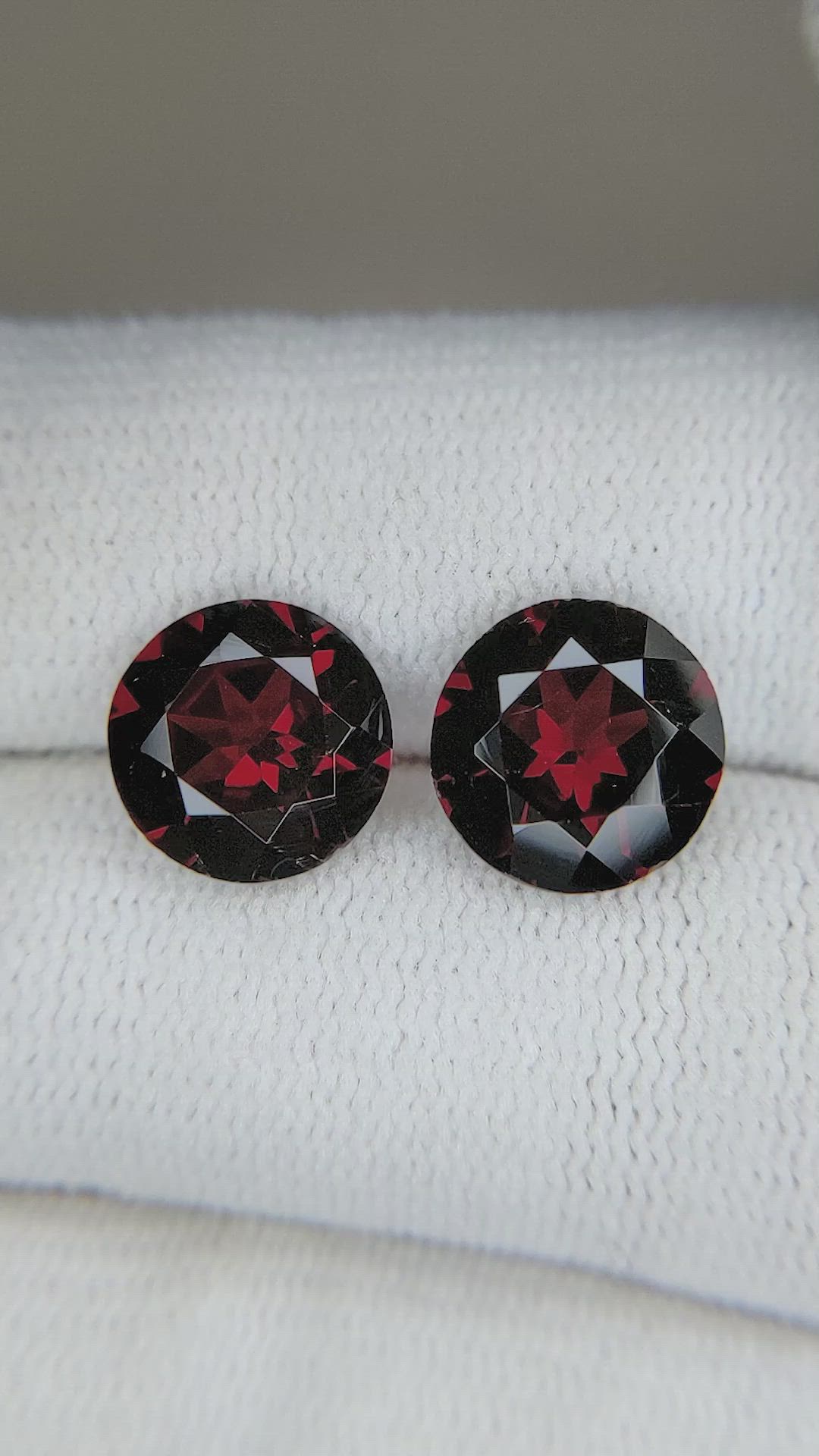 5.40&nbsp;Ct.Tw.Total Carat Weight Red Garnet Pair from Tanzania Size Video