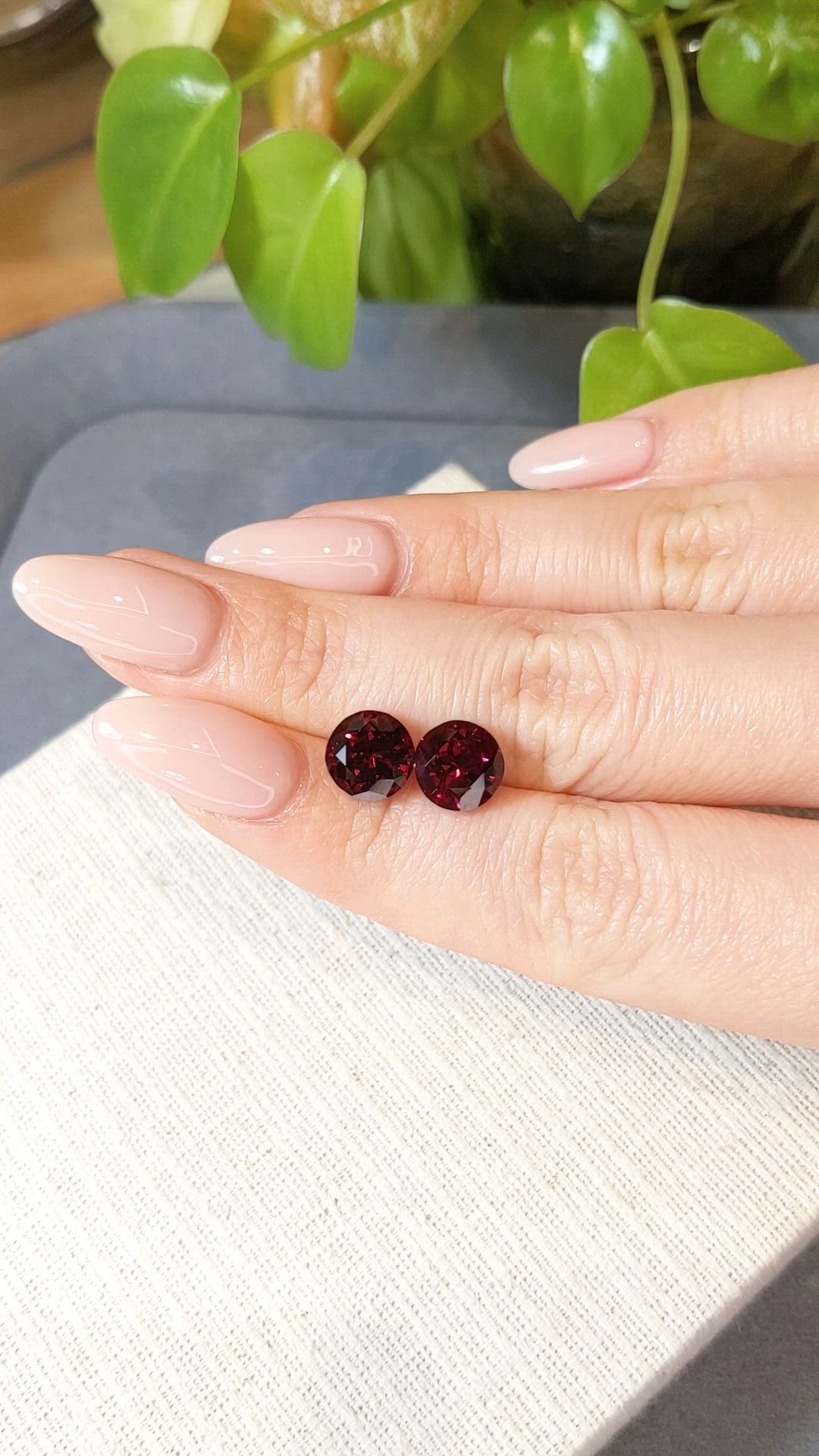 7.14&nbsp;Ct.Tw.Total Carat Weight Pinkish Purple Rhodolite Garnet Pair from Tanzania Size Video