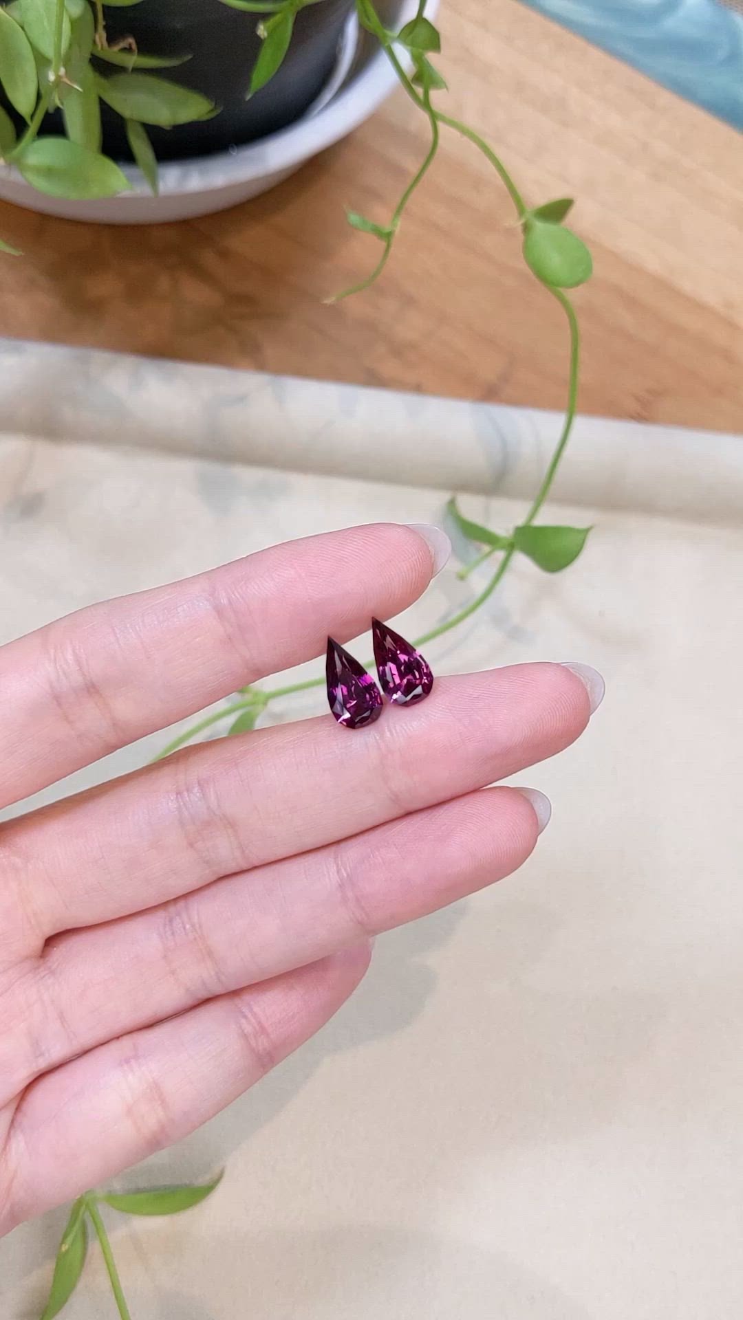 4.01&nbsp;Ct.Tw.Total Carat Weight Pinkish Purple Rhodolite Garnet Pair from Tanzania Size Video