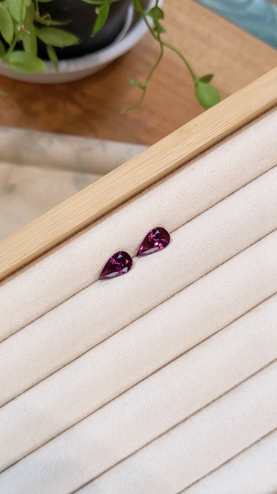 4.01&nbsp;Ct.Tw.Total Carat Weight Pinkish Purple Rhodolite Garnet Pair from Tanzania Size Video