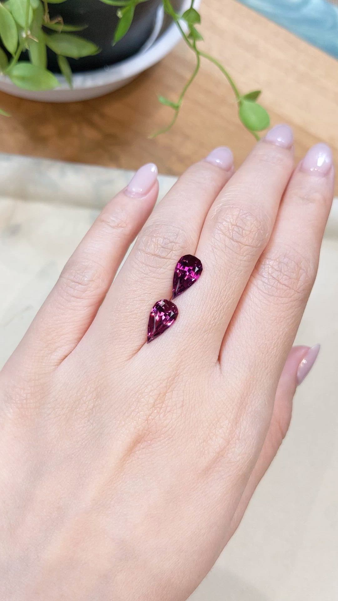 4.01&nbsp;Ct.Tw.Total Carat Weight Pinkish Purple Rhodolite Garnet Pair from Tanzania Size Video
