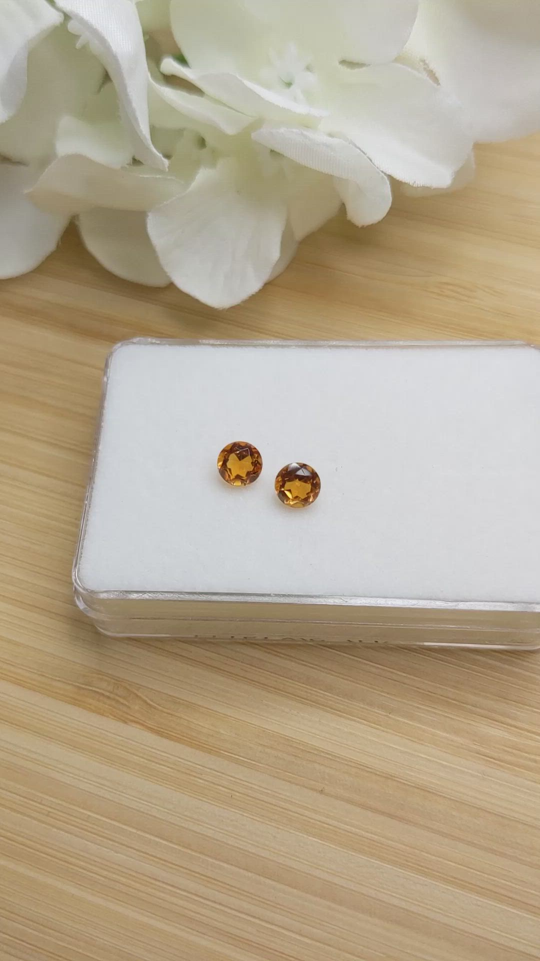 0.90&nbsp;Ct.Tw.Total Carat Weight Yellowish Orange Madeira Citrine Pair from Brazil Size Video
