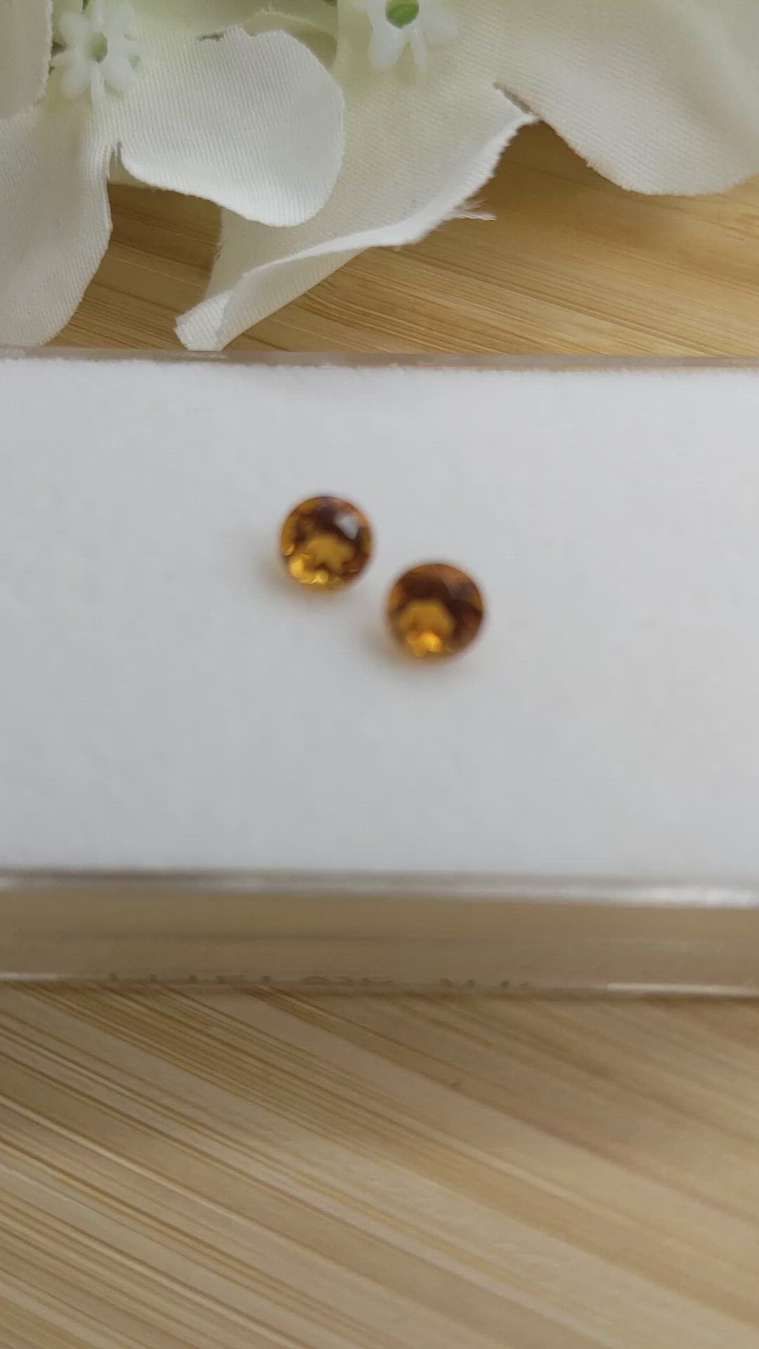 1.01&nbsp;Ct.Tw.Total Carat Weight Yellowish Orange Madeira Citrine Pair from Brazil Size Video
