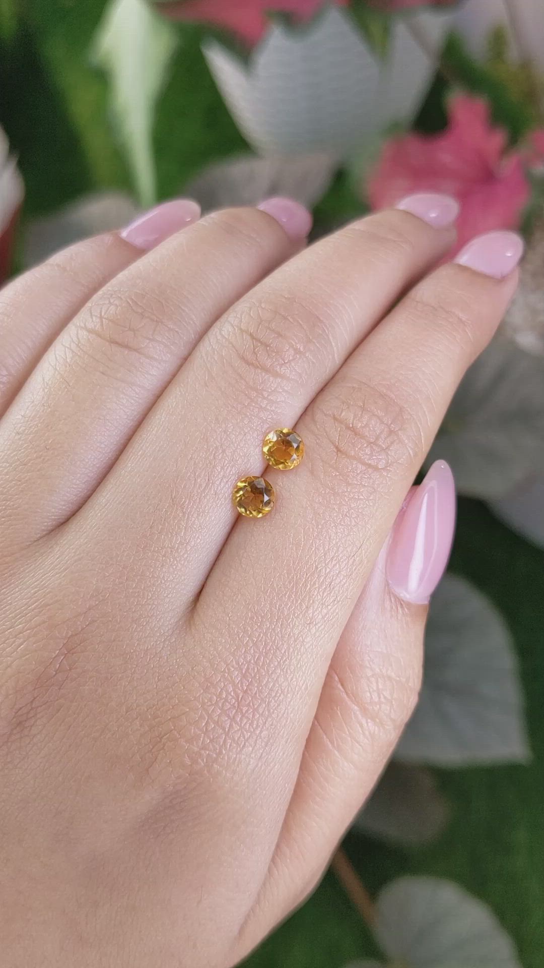 0.97&nbsp;Ct.Tw.Total Carat Weight Orangish Yellow Madeira Citrine Pair from Brazil Size Video