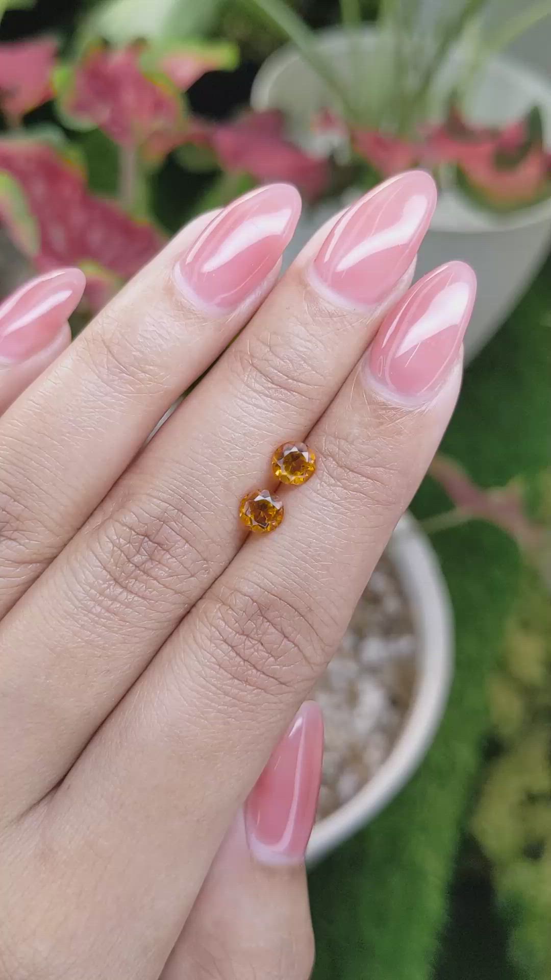 0.95&nbsp;Ct.Tw.Total Carat Weight Yellowish Orange Madeira Citrine Pair from Brazil Size Video