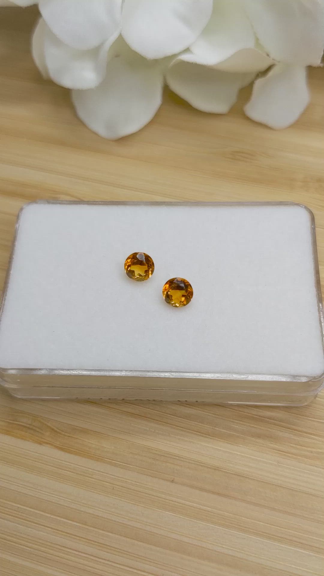0.96&nbsp;Ct.Tw.Total Carat Weight Yellowish Orange Madeira Citrine Pair from Brazil Size Video