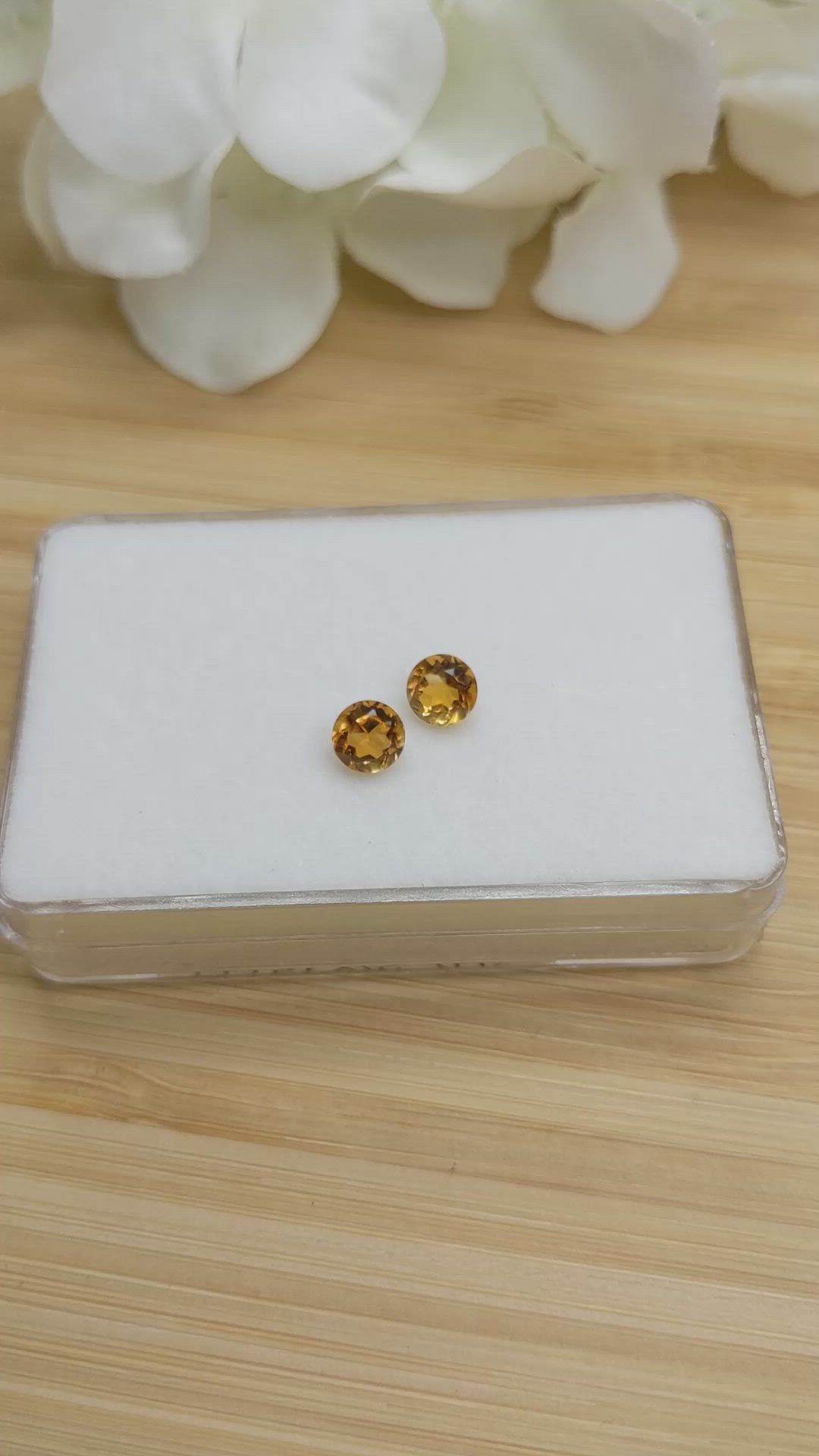 0.94&nbsp;Ct.Tw.Total Carat Weight Yellowish Orange Madeira Citrine Pair from Brazil Size Video
