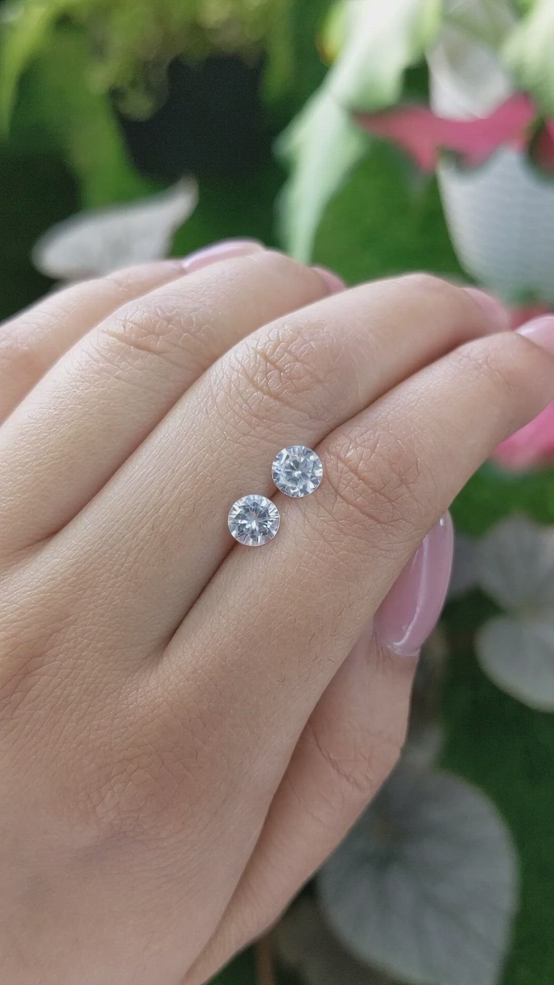 2.08&nbsp;Ct.Tw.Total Carat Weight White Zircon Pair from Ceylon (Sri Lanka) Size Video