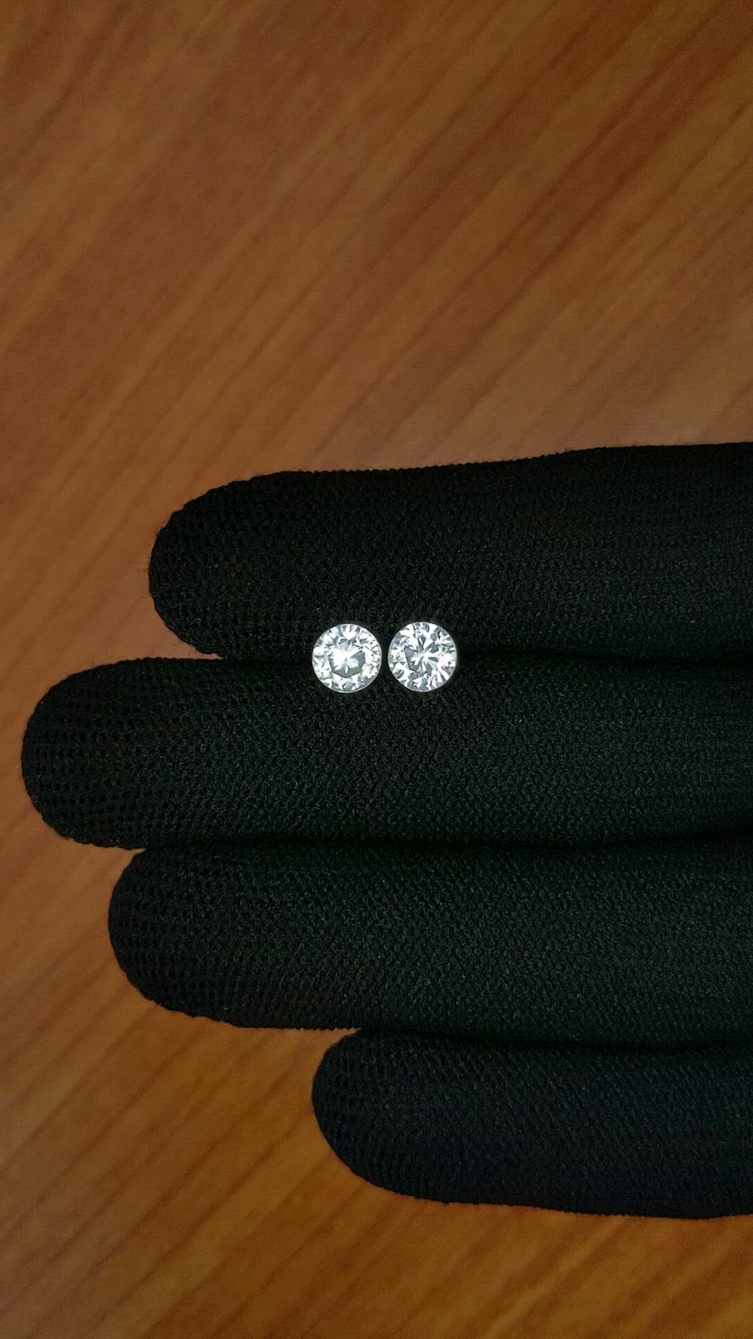 2.23&nbsp;Ct.Tw.Total Carat Weight White Zircon Pair from Ceylon (Sri Lanka) Size Video