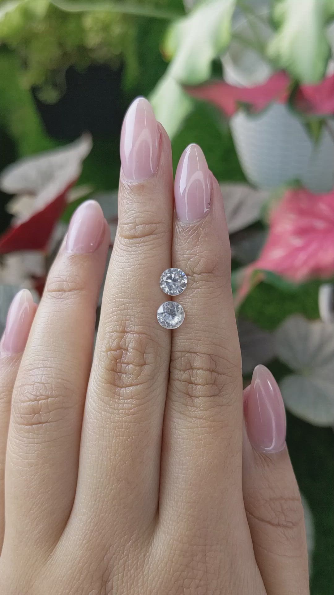 2.23&nbsp;Ct.Tw.Total Carat Weight White Zircon Pair from Ceylon (Sri Lanka) Size Video