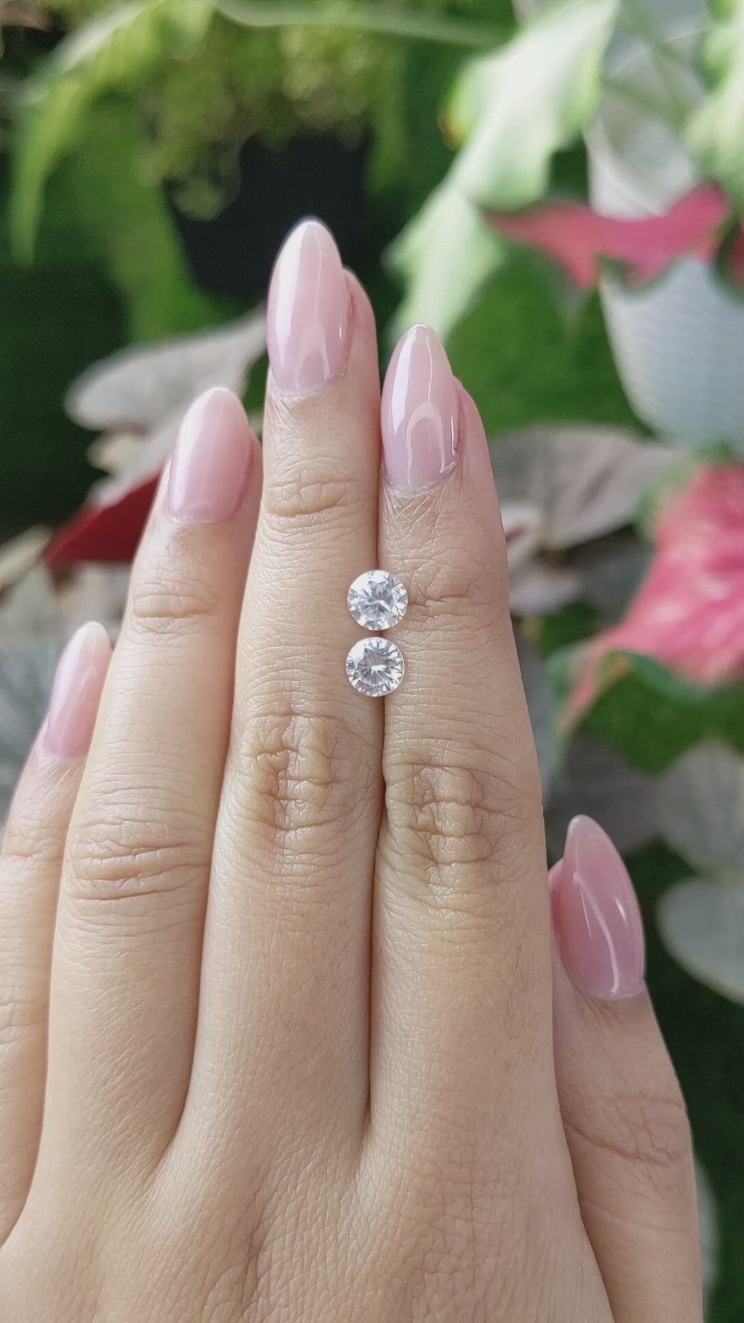 2.22&nbsp;Ct.Tw.Total Carat Weight White Zircon Pair from Ceylon (Sri Lanka) Size Video