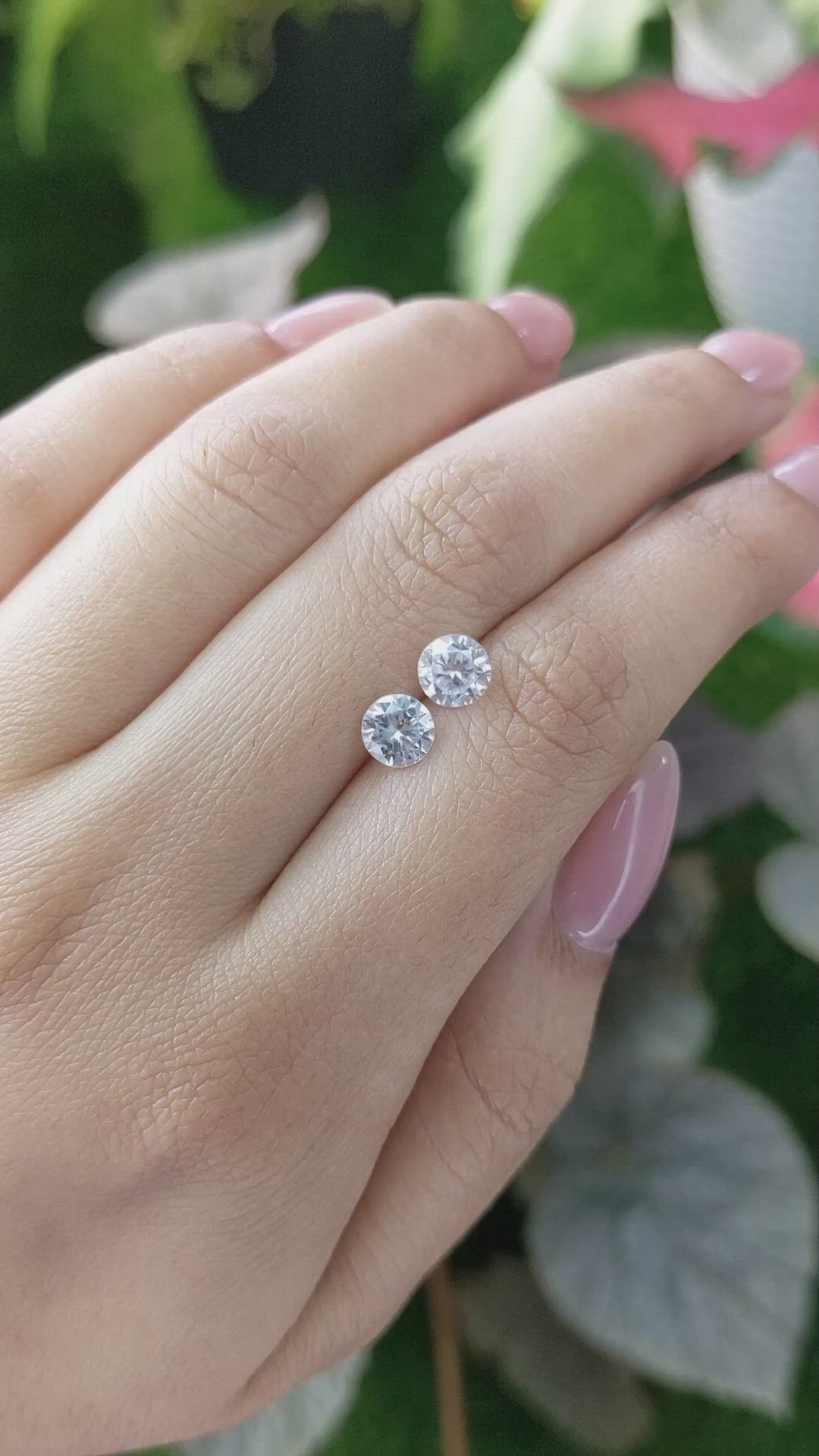 2.22&nbsp;Ct.Tw.Total Carat Weight White Zircon Pair from Ceylon (Sri Lanka) Size Video