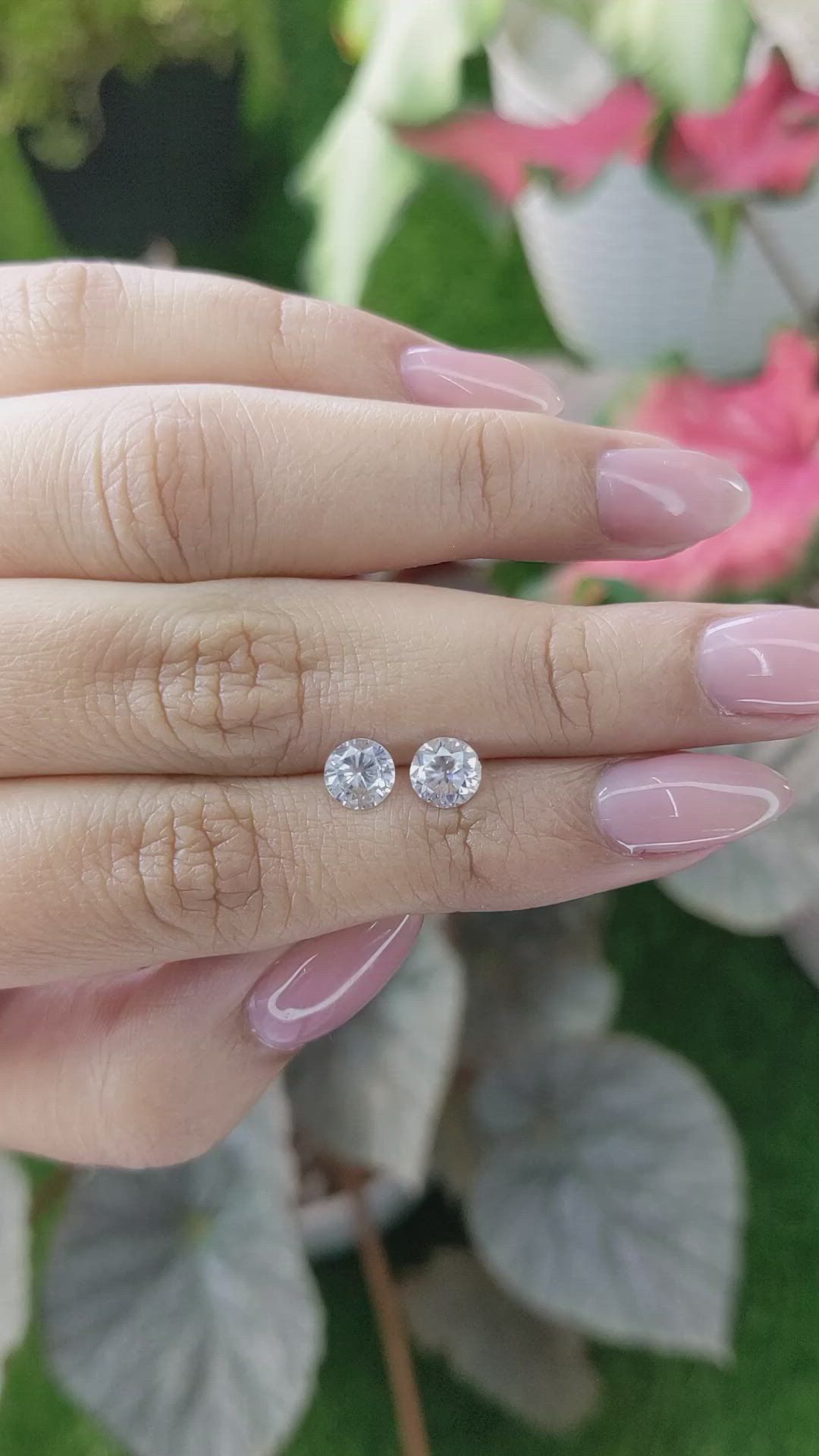 2.11&nbsp;Ct.Tw.Total Carat Weight White Zircon Pair from Ceylon (Sri Lanka) Size Video