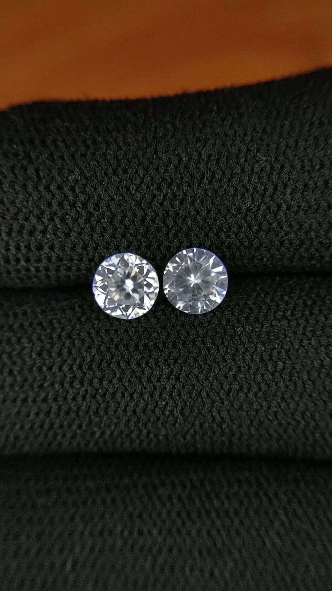 2.11&nbsp;Ct.Tw.Total Carat Weight White Zircon Pair from Ceylon (Sri Lanka) Size Video
