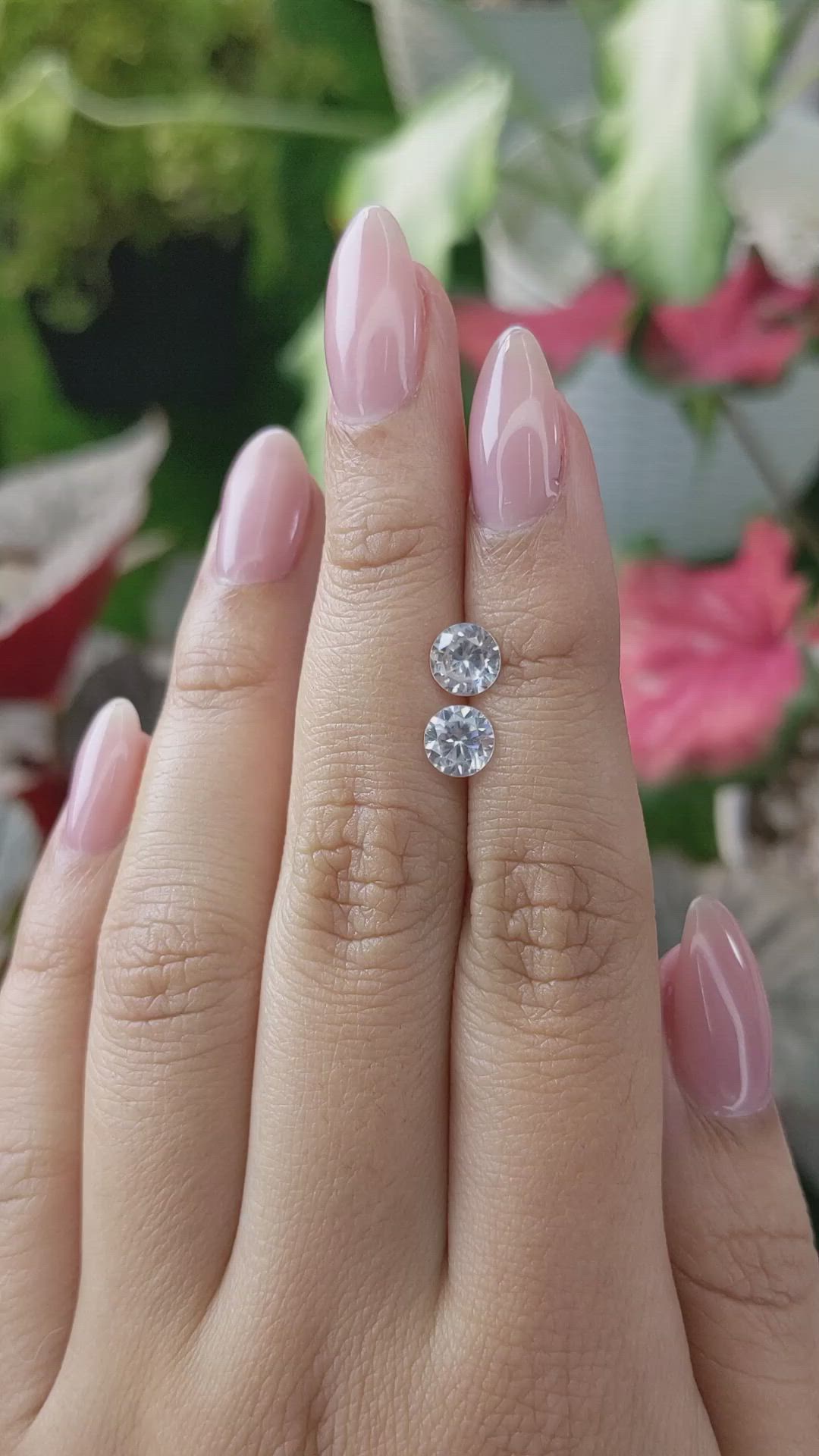 2.15&nbsp;Ct.Tw.Total Carat Weight Zircon Pair from Ceylon (Sri Lanka) Size Video