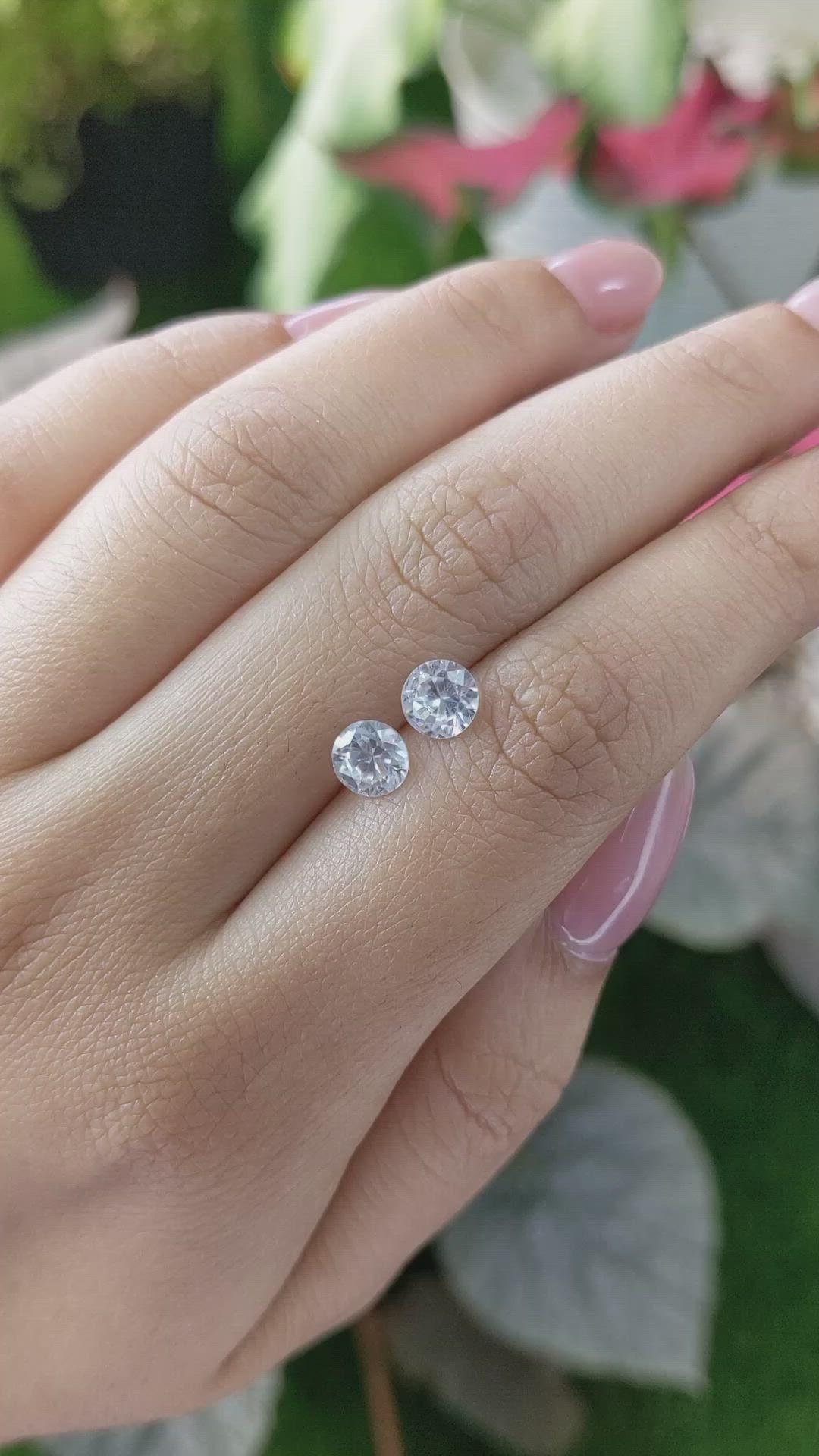 2.15&nbsp;Ct.Tw.Total Carat Weight Zircon Pair from Ceylon (Sri Lanka) Size Video