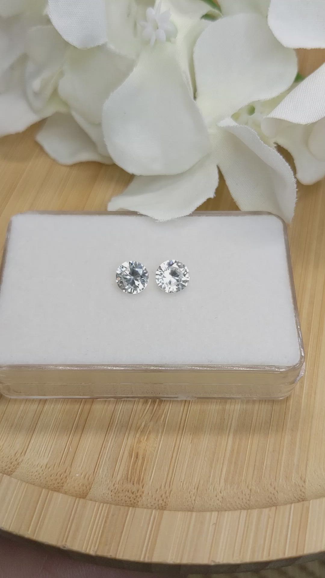 2.15&nbsp;Ct.Tw.Total Carat Weight Zircon Pair from Ceylon (Sri Lanka) Size Video