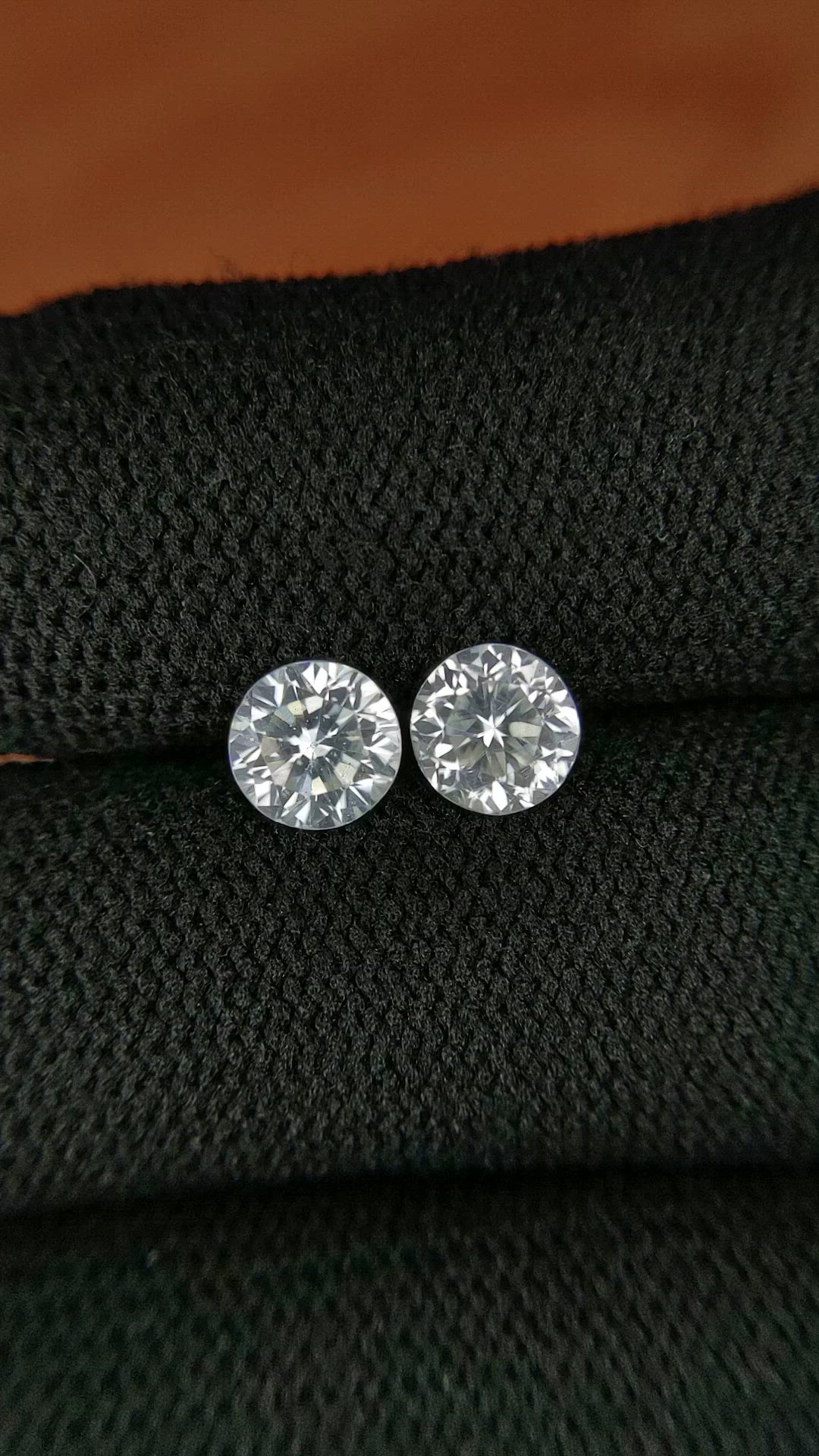 2.40&nbsp;Ct.Tw.Total Carat Weight White Zircon Pair from Ceylon (Sri Lanka) Size Video