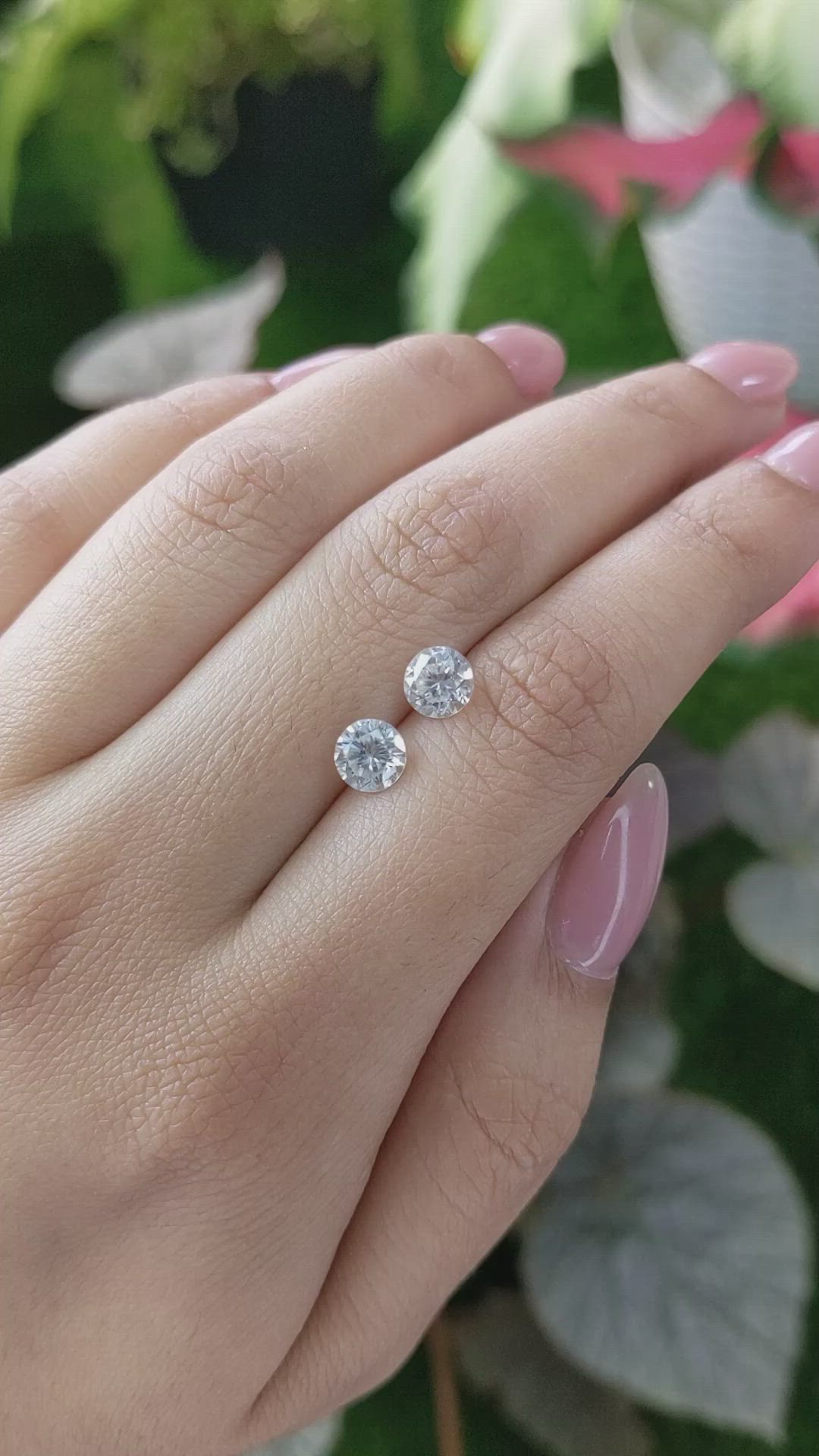 2.40&nbsp;Ct.Tw.Total Carat Weight White Zircon Pair from Ceylon (Sri Lanka) Size Video