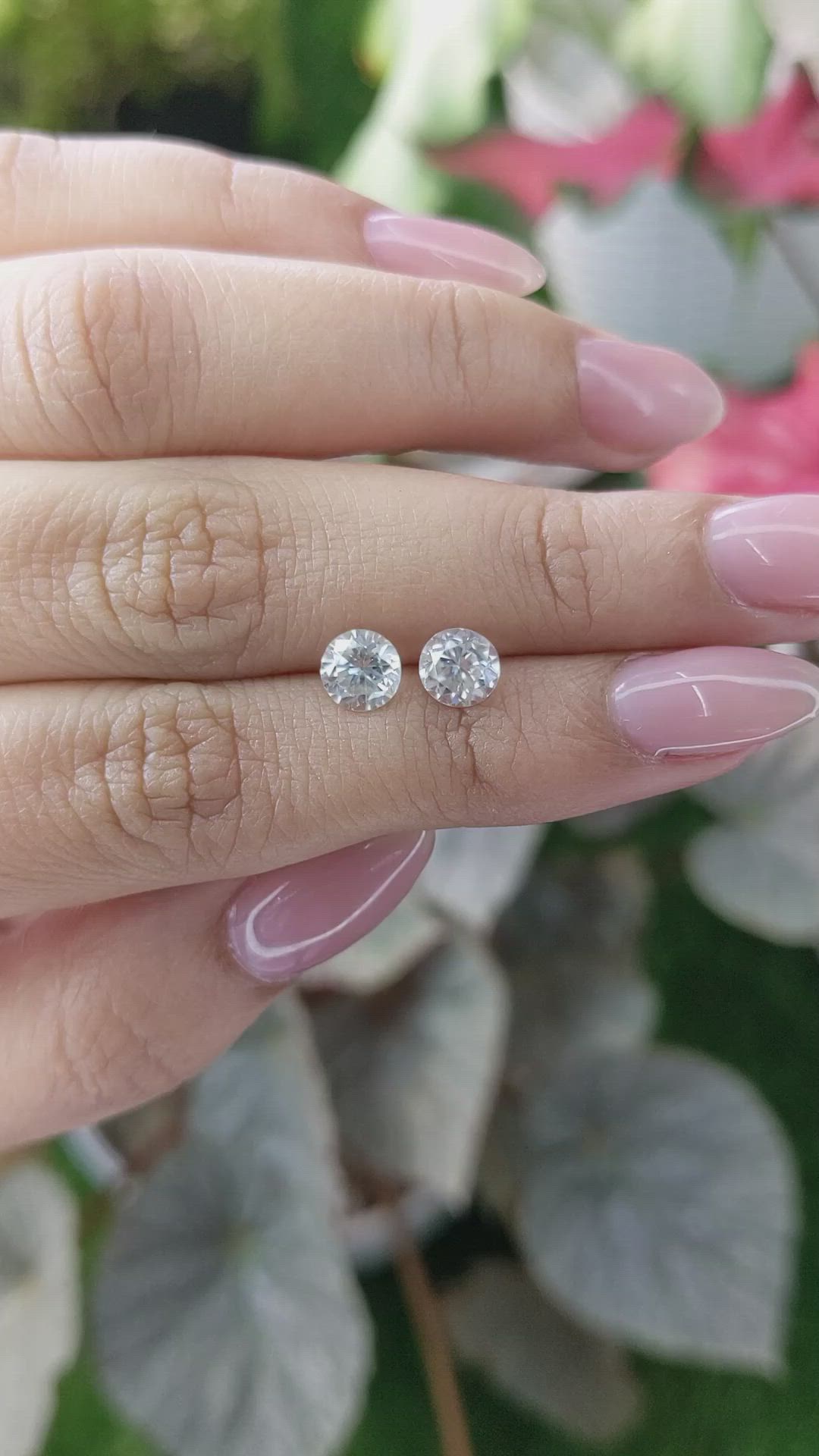 2.40&nbsp;Ct.Tw.Total Carat Weight White Zircon Pair from Ceylon (Sri Lanka) Size Video