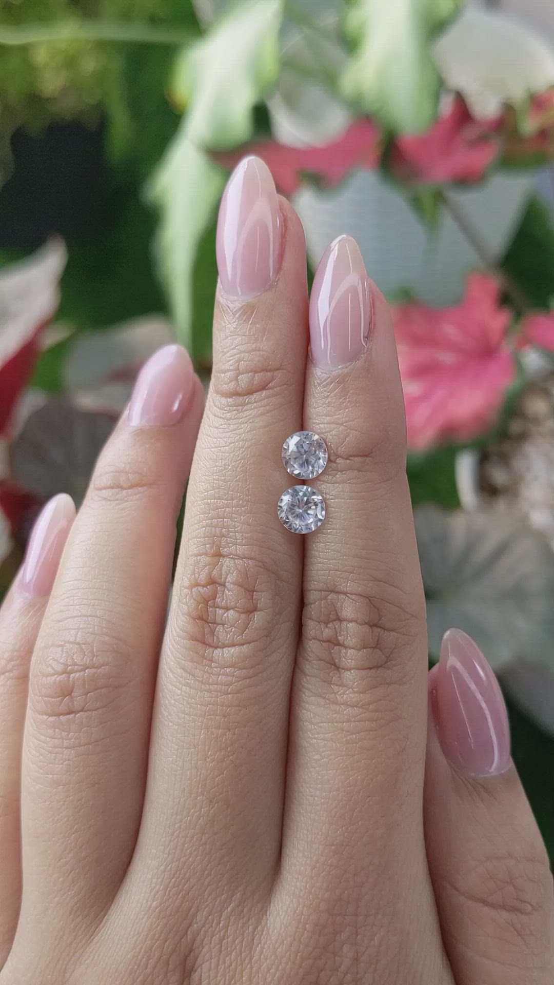 2.25&nbsp;Ct.Tw.Total Carat Weight Zircon Pair from Ceylon (Sri Lanka) Size Video