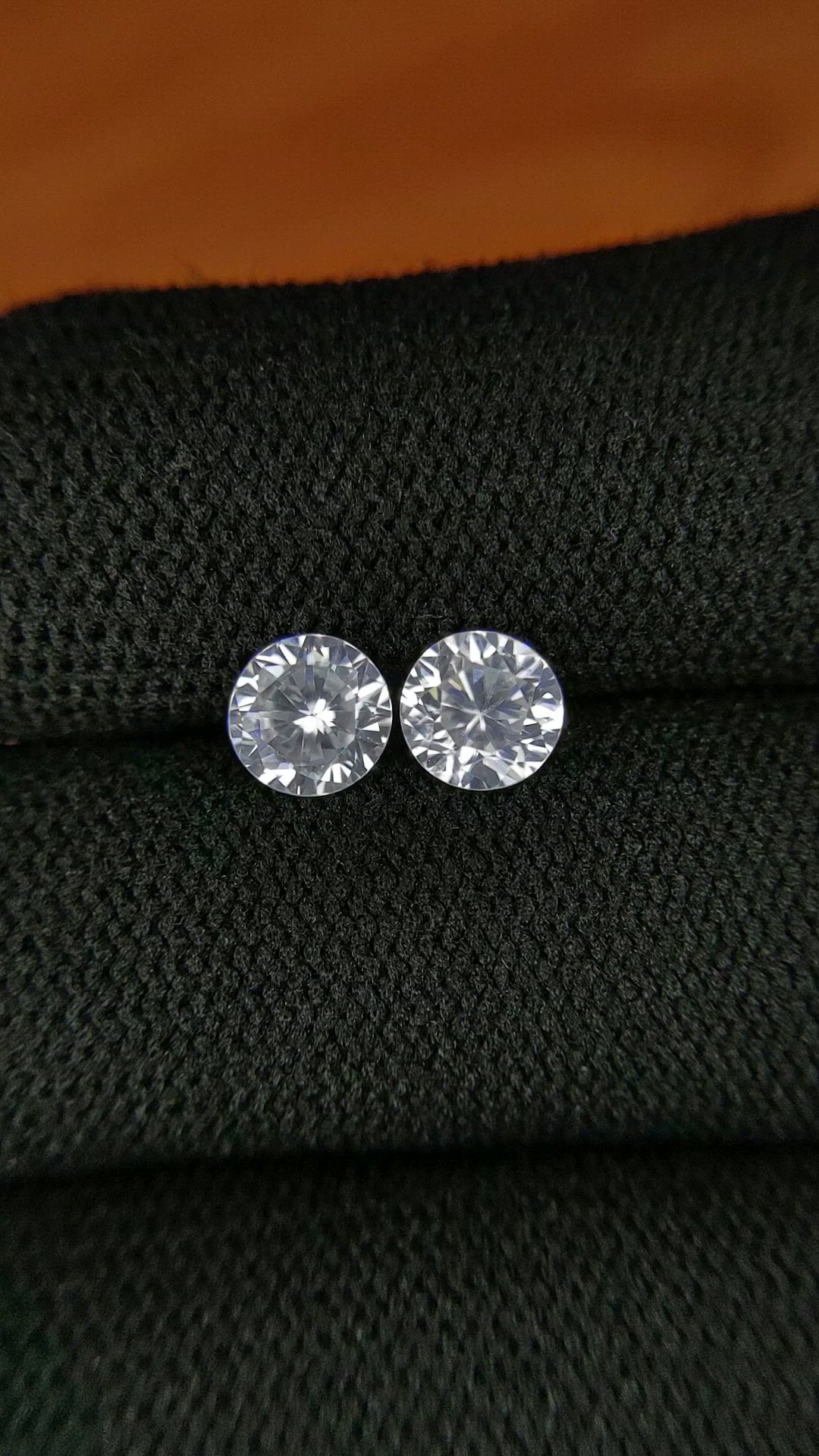 2.25&nbsp;Ct.Tw.Total Carat Weight Zircon Pair from Ceylon (Sri Lanka) Size Video