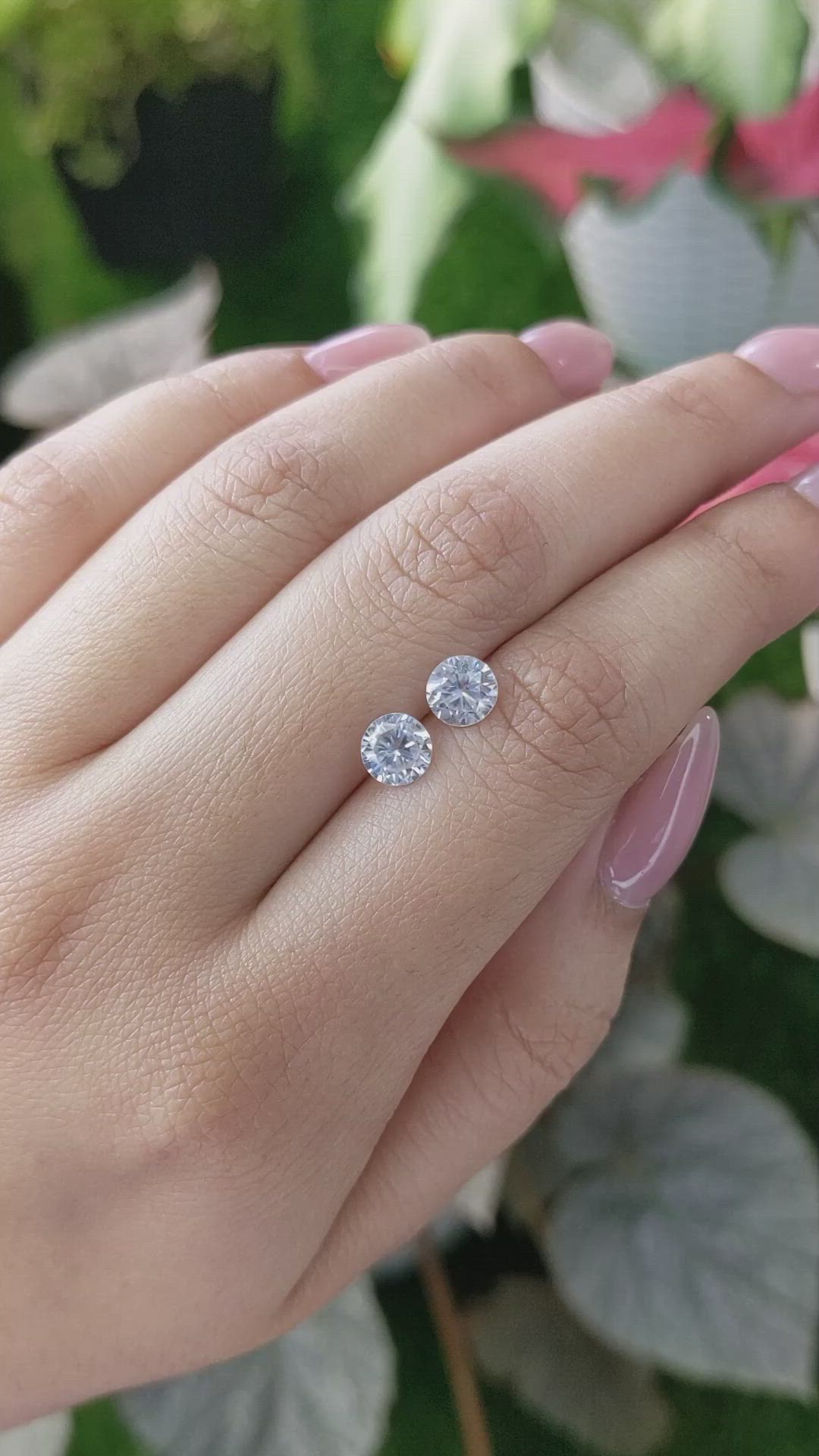 2.25&nbsp;Ct.Tw.Total Carat Weight Zircon Pair from Ceylon (Sri Lanka) Size Video