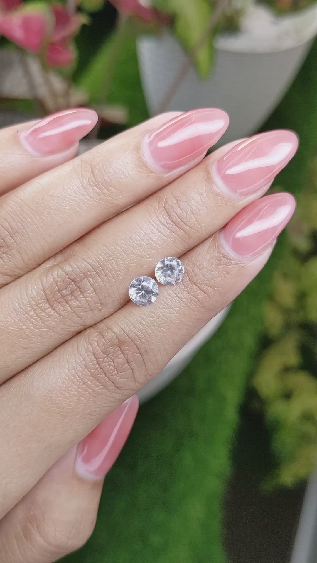 2.15&nbsp;Ct.Tw.Total Carat Weight White Zircon Pair from Ceylon (Sri Lanka) Size Video