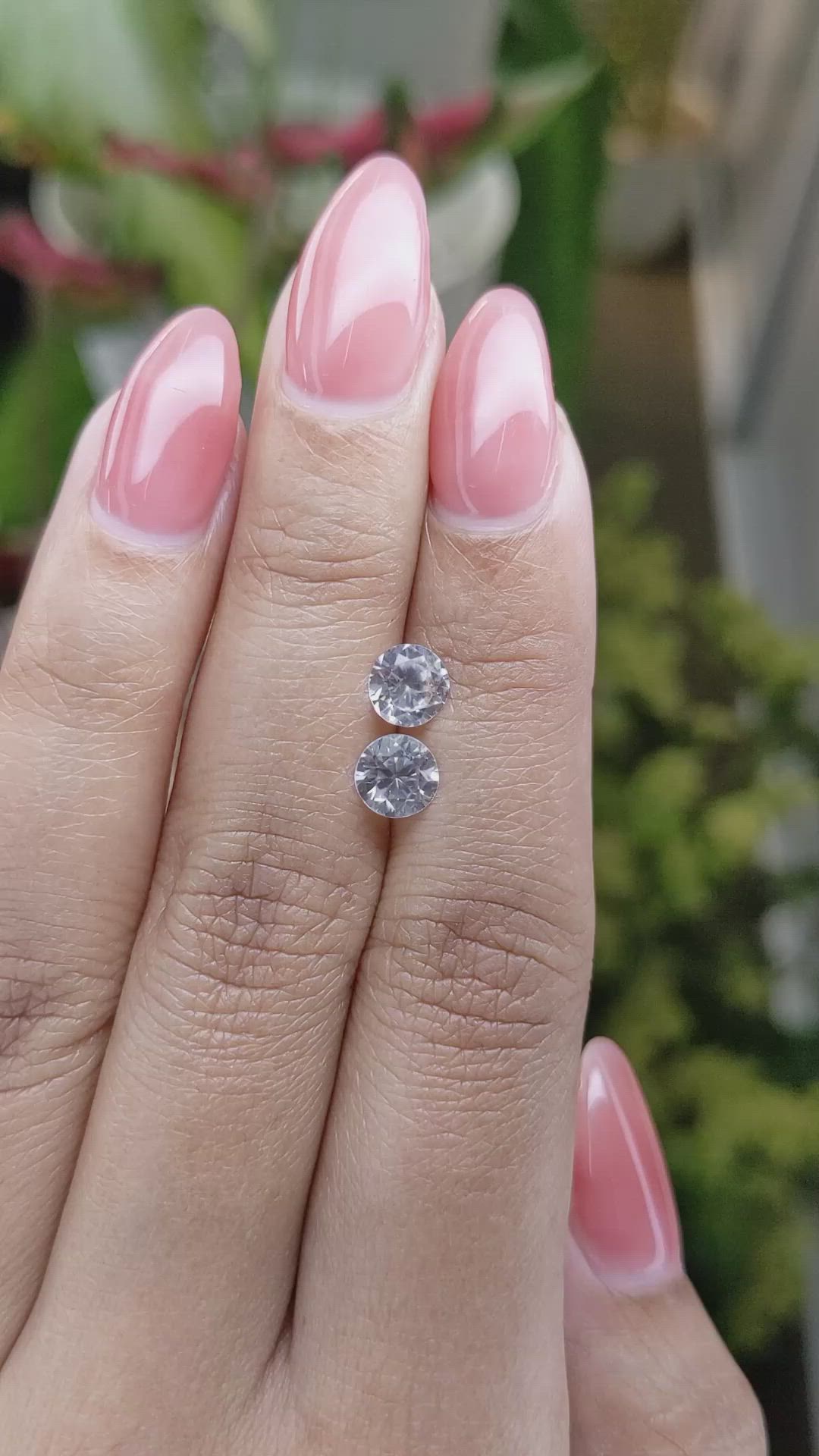 2.15&nbsp;Ct.Tw.Total Carat Weight White Zircon Pair from Ceylon (Sri Lanka) Size Video