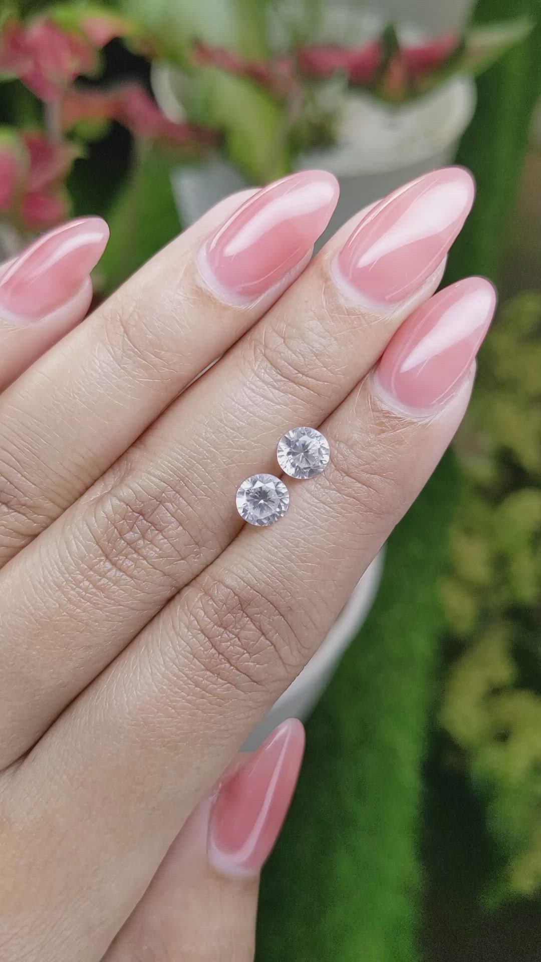 2.36&nbsp;Ct.Tw.Total Carat Weight White Zircon Pair from Ceylon (Sri Lanka) Size Video