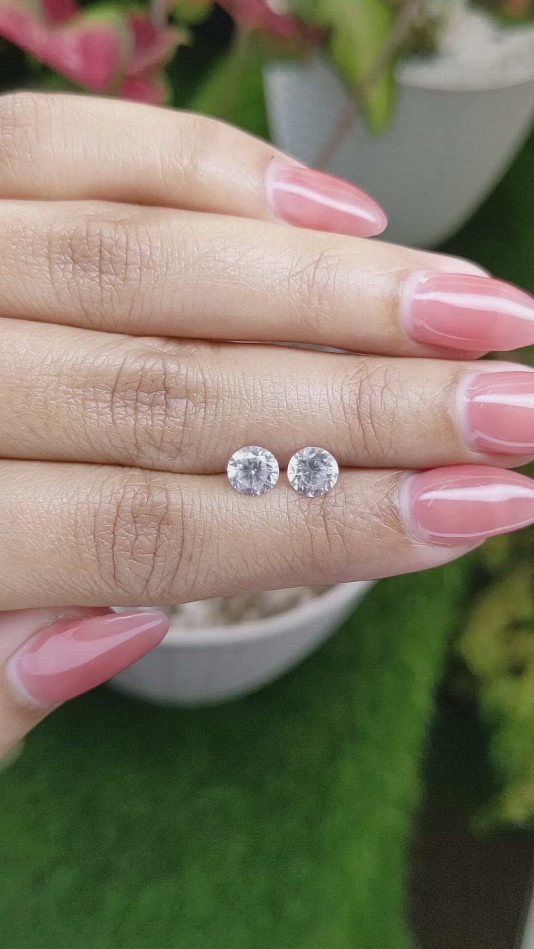 2.36&nbsp;Ct.Tw.Total Carat Weight White Zircon Pair from Ceylon (Sri Lanka) Size Video