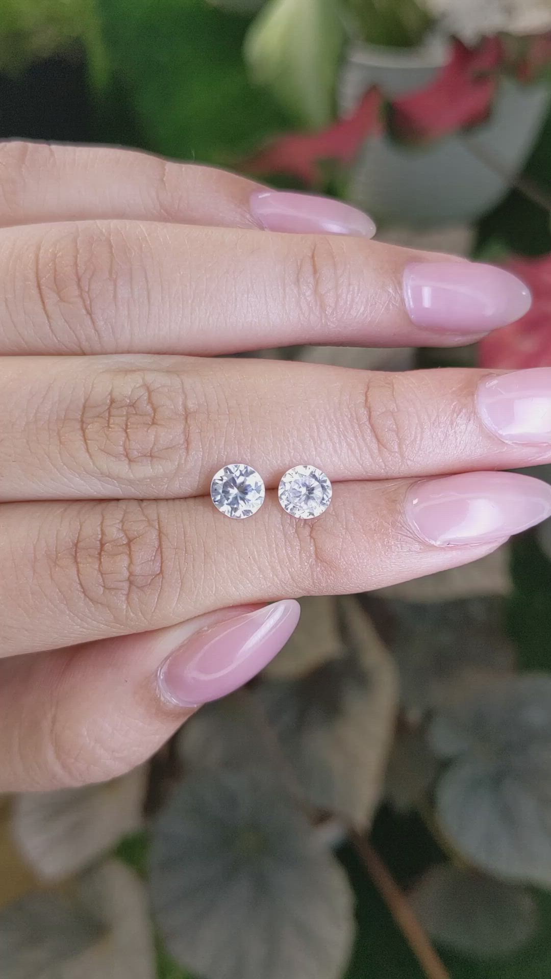 2.30&nbsp;Ct.Tw.Total Carat Weight White Zircon Pair from Ceylon (Sri Lanka) Size Video