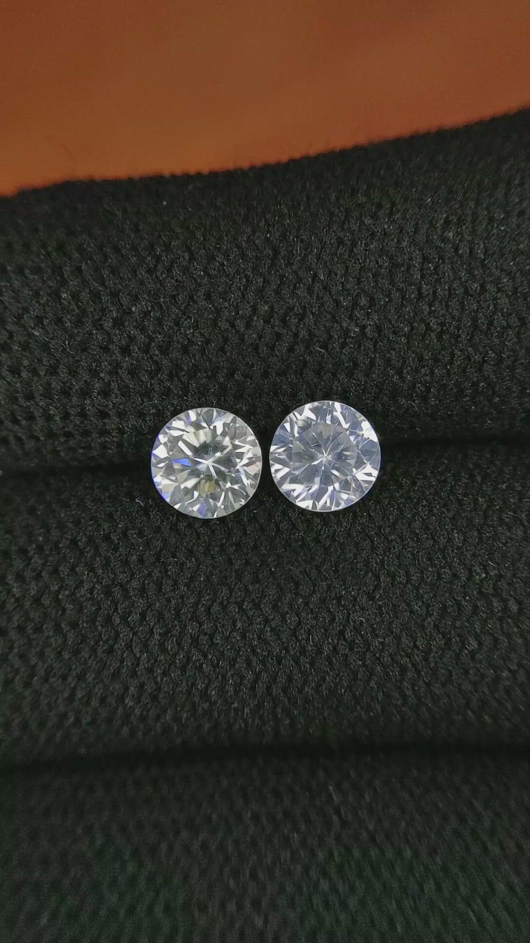 2.25&nbsp;Ct.Tw.Total Carat Weight White Zircon Pair from Ceylon (Sri Lanka) Size Video
