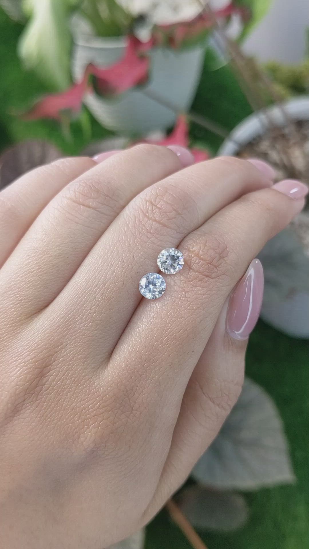 2.25&nbsp;Ct.Tw.Total Carat Weight White Zircon Pair from Ceylon (Sri Lanka) Size Video