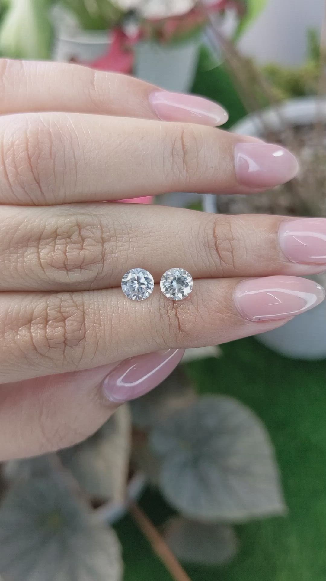 2.25&nbsp;Ct.Tw.Total Carat Weight White Zircon Pair from Ceylon (Sri Lanka) Size Video