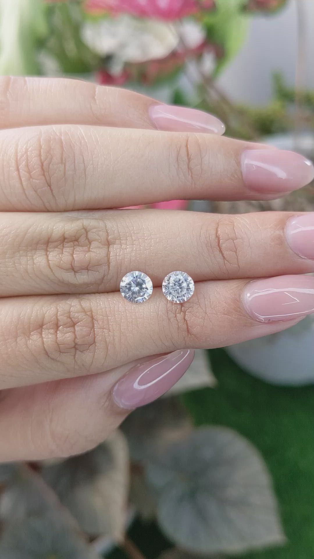 2.18&nbsp;Ct.Tw.Total Carat Weight White Zircon Pair from Ceylon (Sri Lanka) Size Video