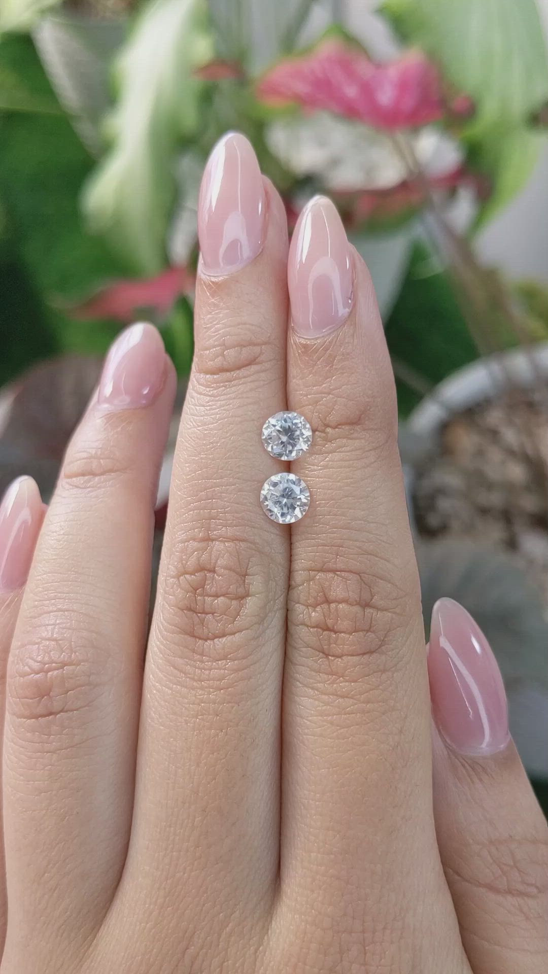 2.38&nbsp;Ct.Tw.Total Carat Weight White Zircon Pair from Ceylon (Sri Lanka) Size Video