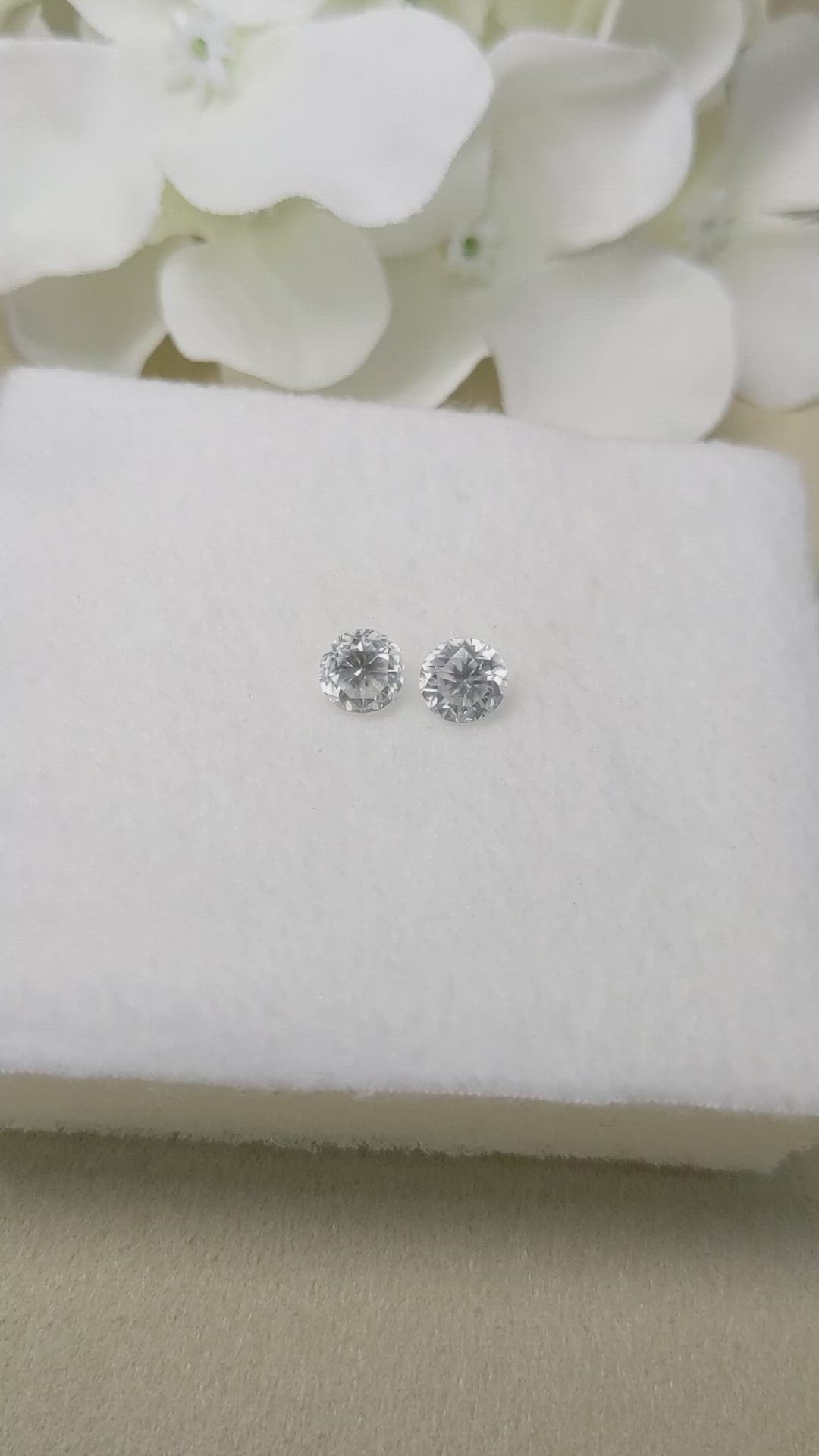 2.51&nbsp;Ct.Tw.Total Carat Weight White Zircon Pair from Ceylon (Sri Lanka) Size Video