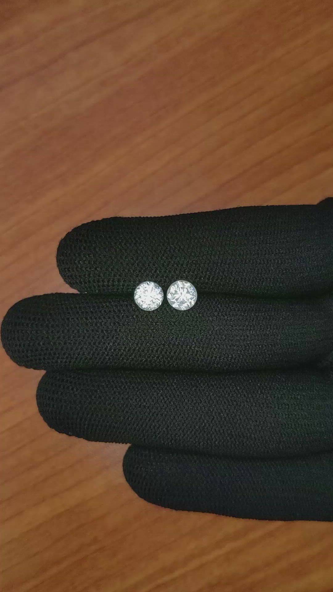 2.51&nbsp;Ct.Tw.Total Carat Weight White Zircon Pair from Ceylon (Sri Lanka) Size Video