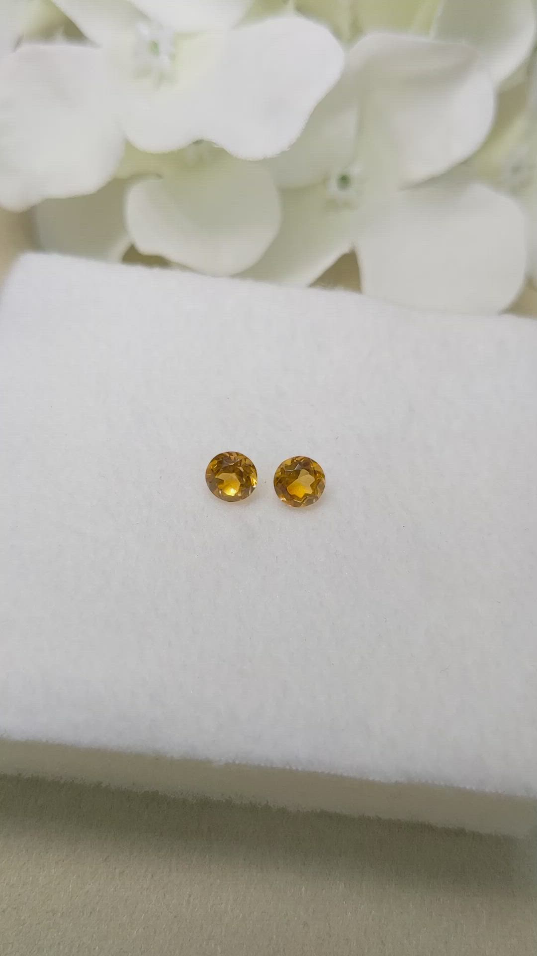 0.96&nbsp;Ct.Tw.Total Carat Weight Yellowish Orange Madeira Citrine Pair from Brazil Size Video