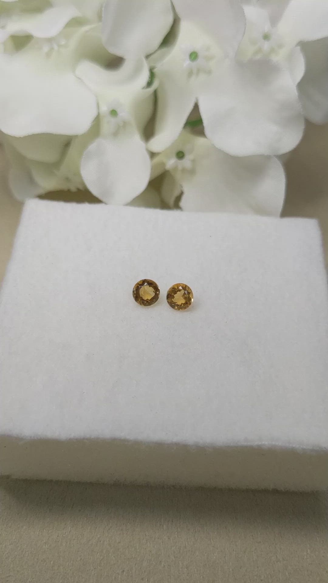 0.89&nbsp;Ct.Tw.Total Carat Weight Yellow Madeira Citrine Pair from Brazil Size Video